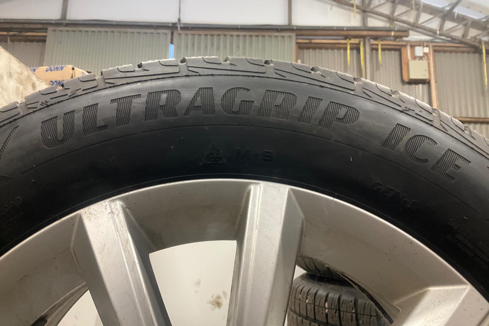 Vinterhjul (nr 131) GOODYEAR ULTRAGRIPP ICE 225/60R17 - 0 km