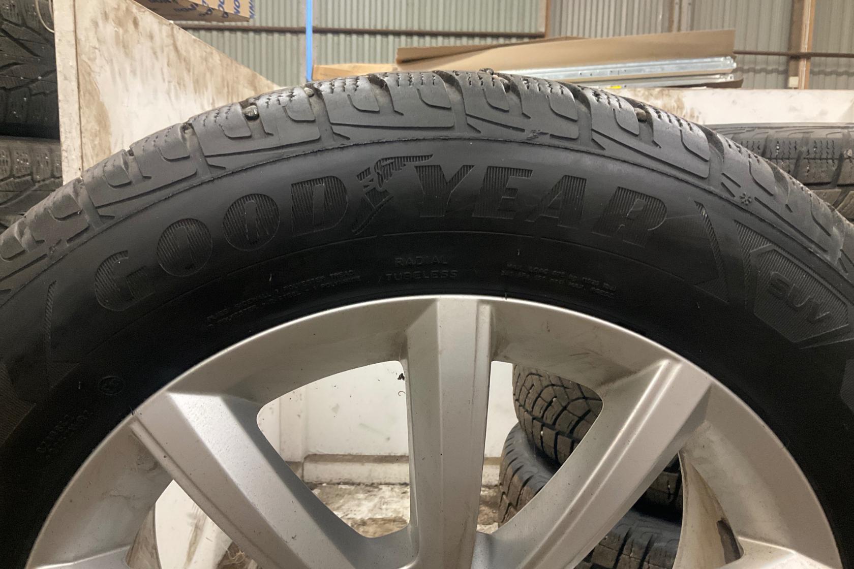 Vinterhjul (nr 131) GOODYEAR ULTRAGRIPP ICE 225/60R17 - 0 km