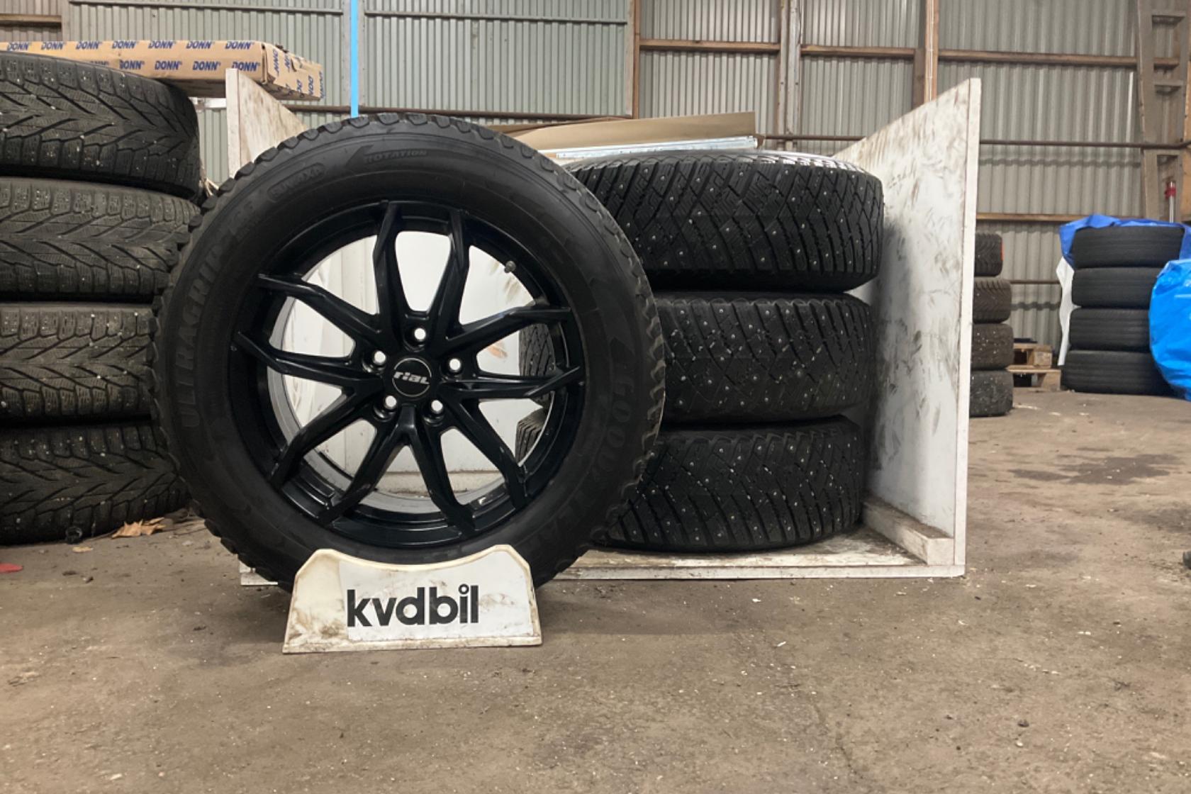 Vinterhjul (nr 142) GOODYEAR ULTRAGRIP ICE ARTIC 215/65R17 - 0 km