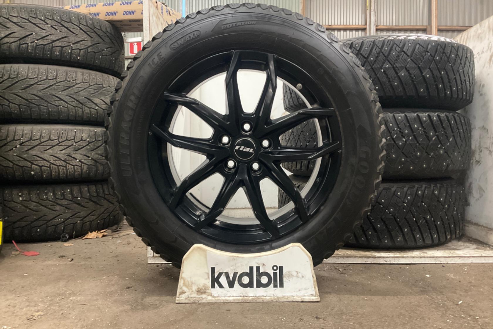 Vinterhjul (nr 142) GOODYEAR ULTRAGRIP ICE ARTIC 215/65R17 - 0 km