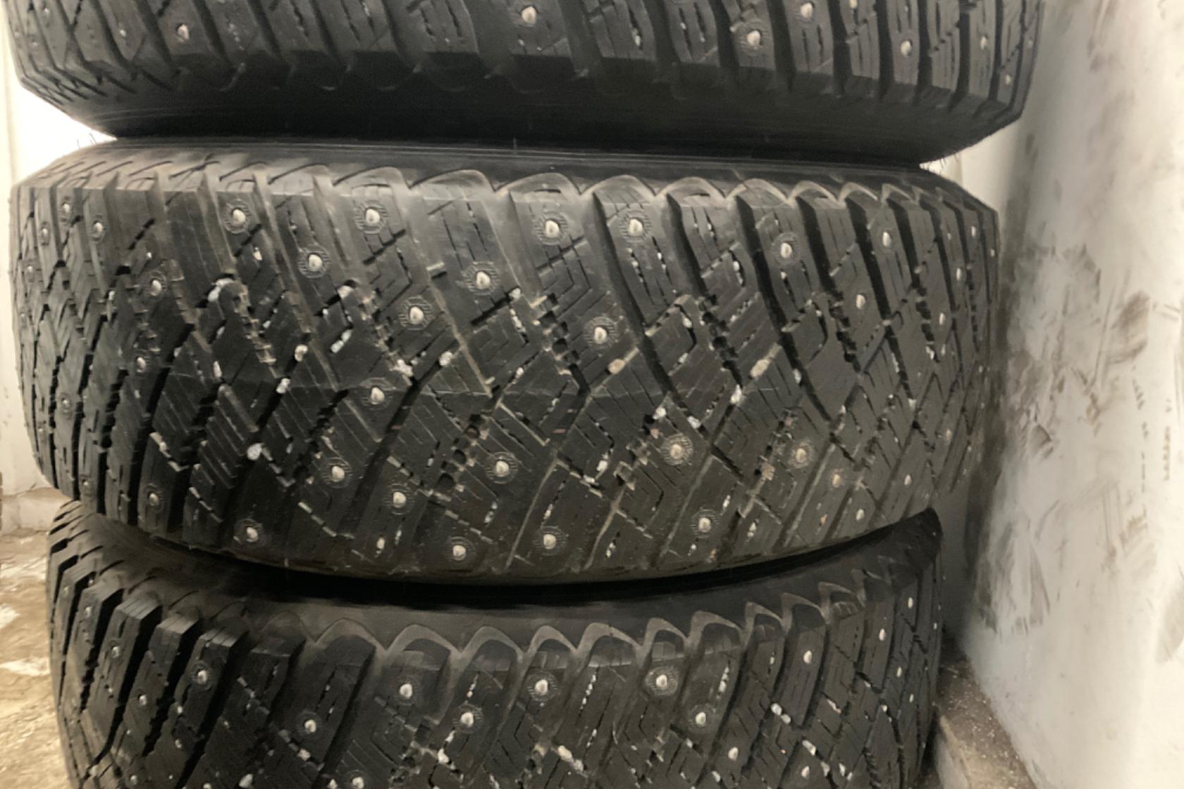 Vinterhjul (nr 142) GOODYEAR ULTRAGRIP ICE ARTIC 215/65R17 - 0 km