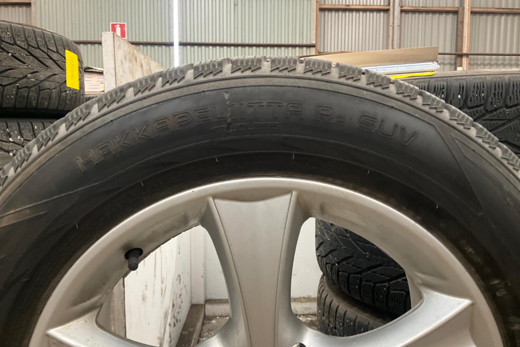 Vinterhjul (nr 157) NOKIAN HAKKAPELIITTA R2 SUV 225/60R18 - 0 km