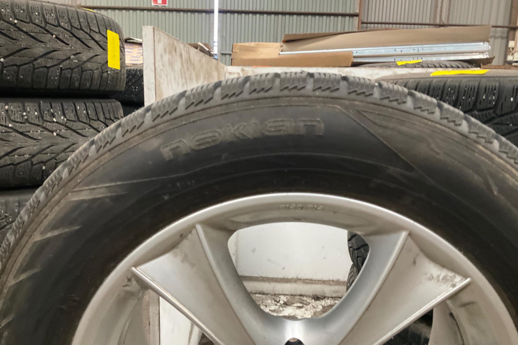 Vinterhjul (nr 157) NOKIAN HAKKAPELIITTA R2 SUV 225/60R18 - 0 km