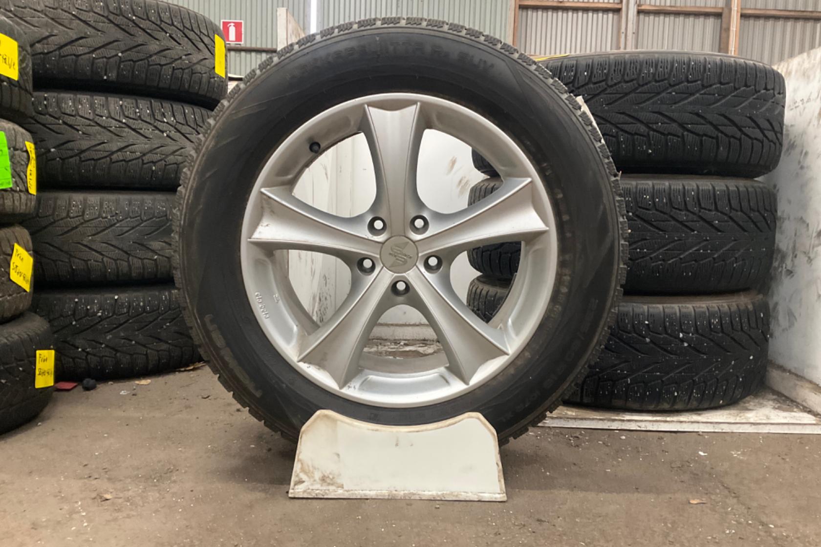 Vinterhjul (nr 157) NOKIAN HAKKAPELIITTA R2 SUV 225/60R18 - 0 km