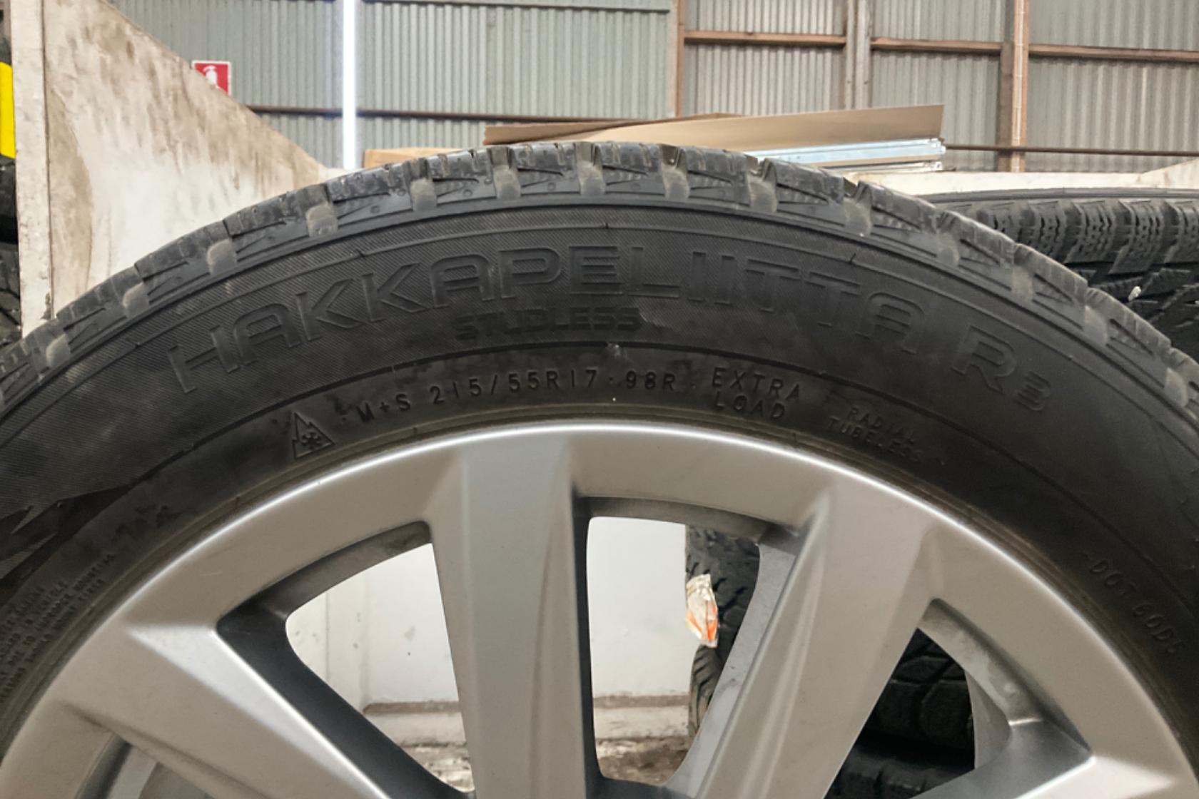 Vinterhjul (nr 158) NOKIAN HAKKAPELIITTA R3 215/55R17 - 0 km