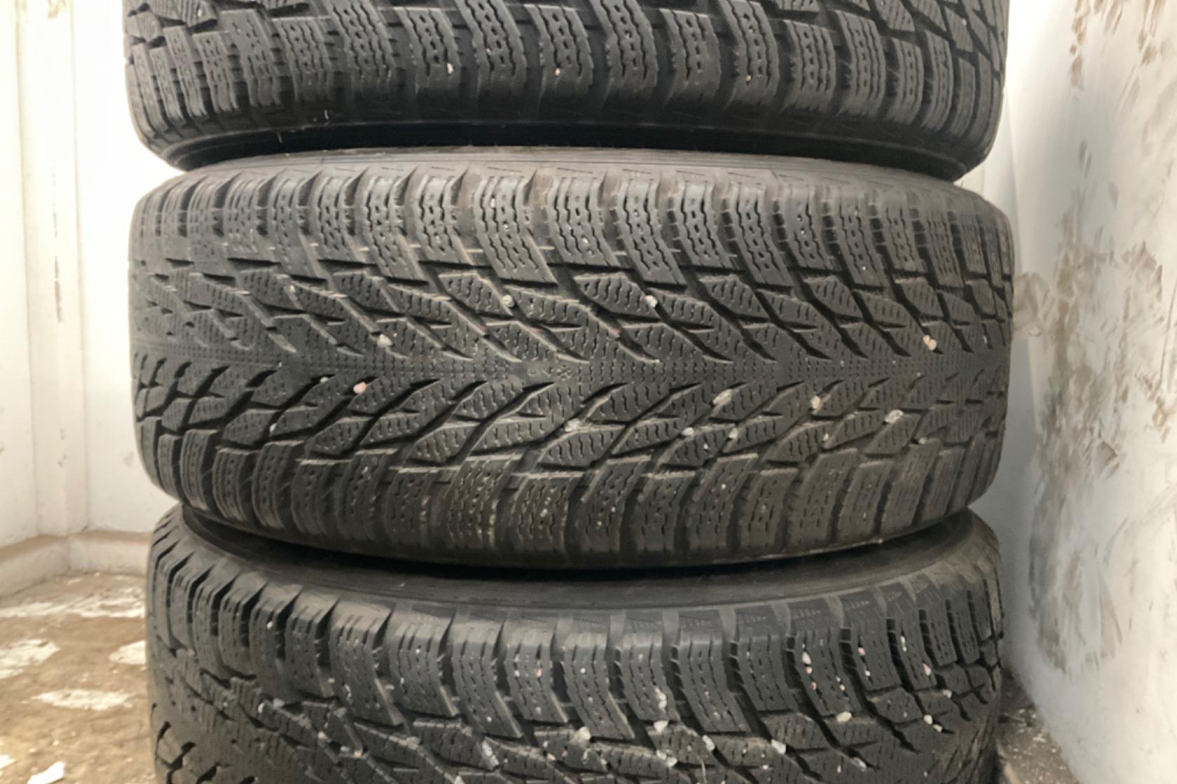 Vinterhjul (nr 158) NOKIAN HAKKAPELIITTA R3 215/55R17 - 0 km