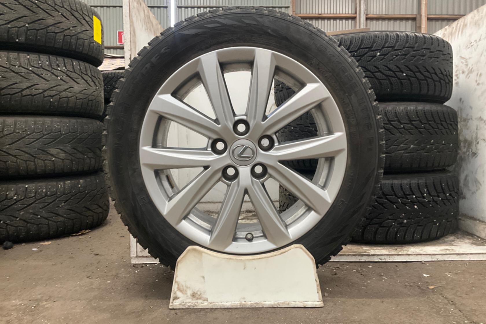 Vinterhjul (nr 158) NOKIAN HAKKAPELIITTA R3 215/55R17 - 0 km