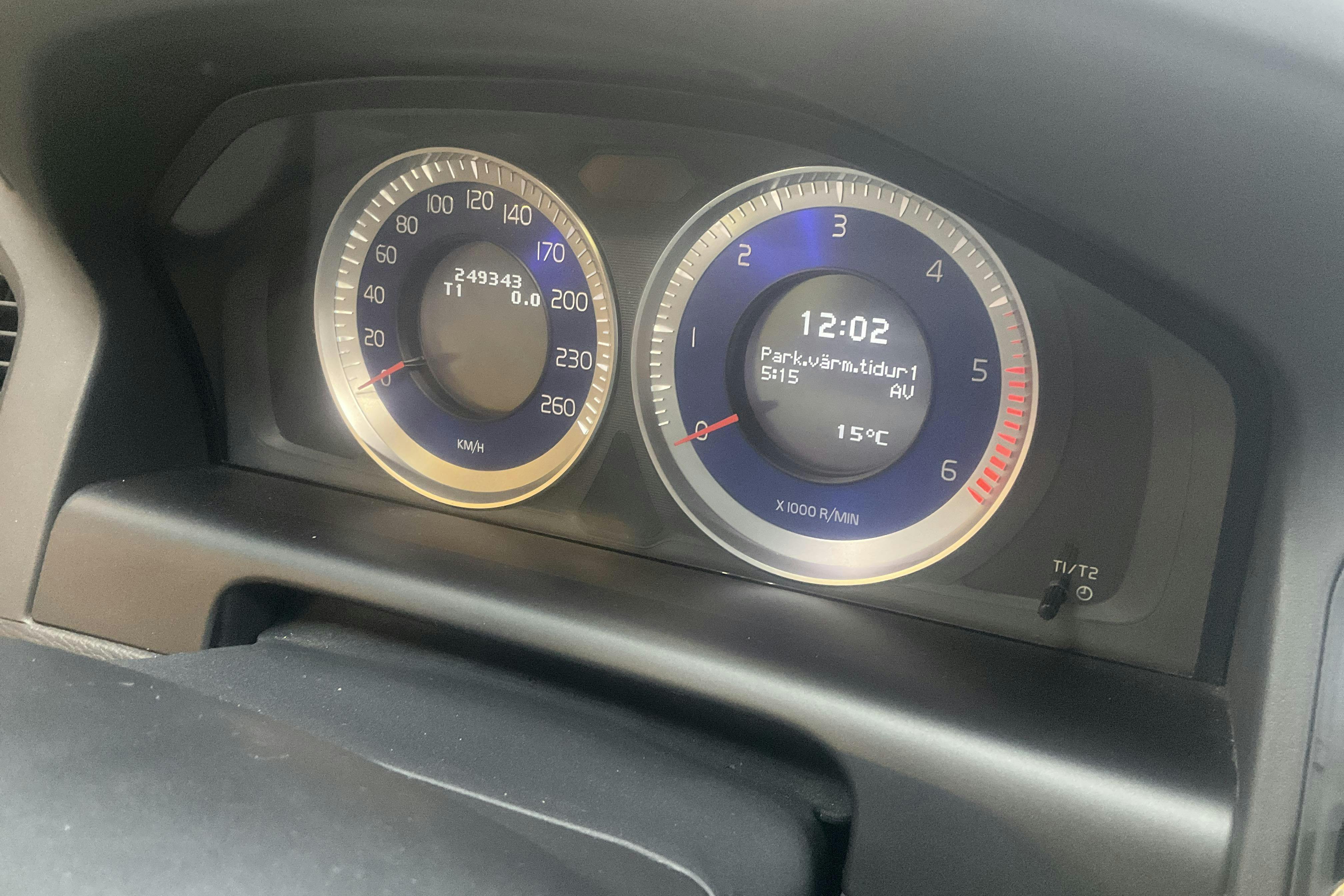 Volvo XC60 D4 AWD (163hk) - 249 340 km - Automatic - brown - 2013