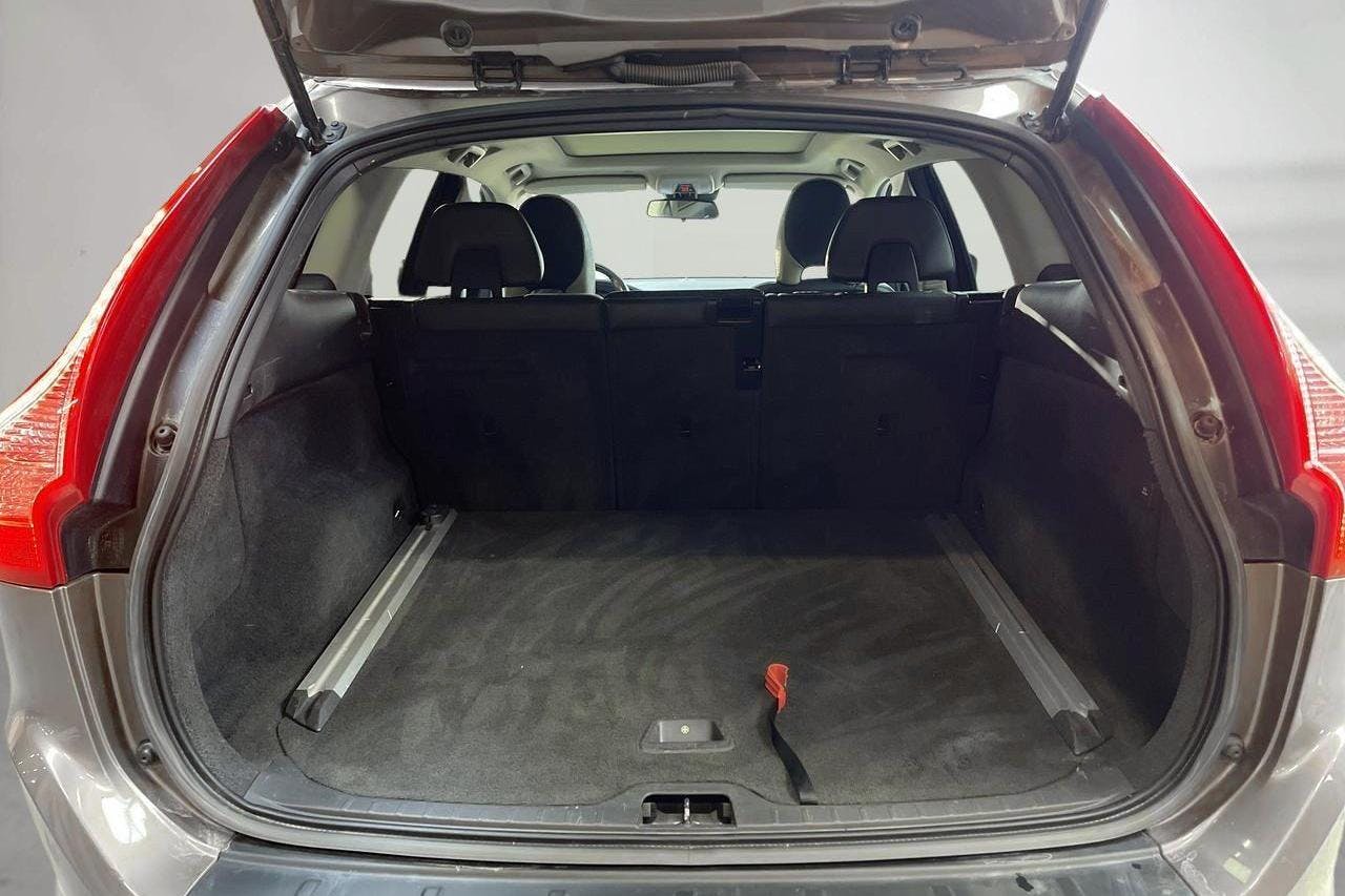 Volvo XC60 D4 AWD (163hk) - 249 340 km - Automatic - brown - 2013