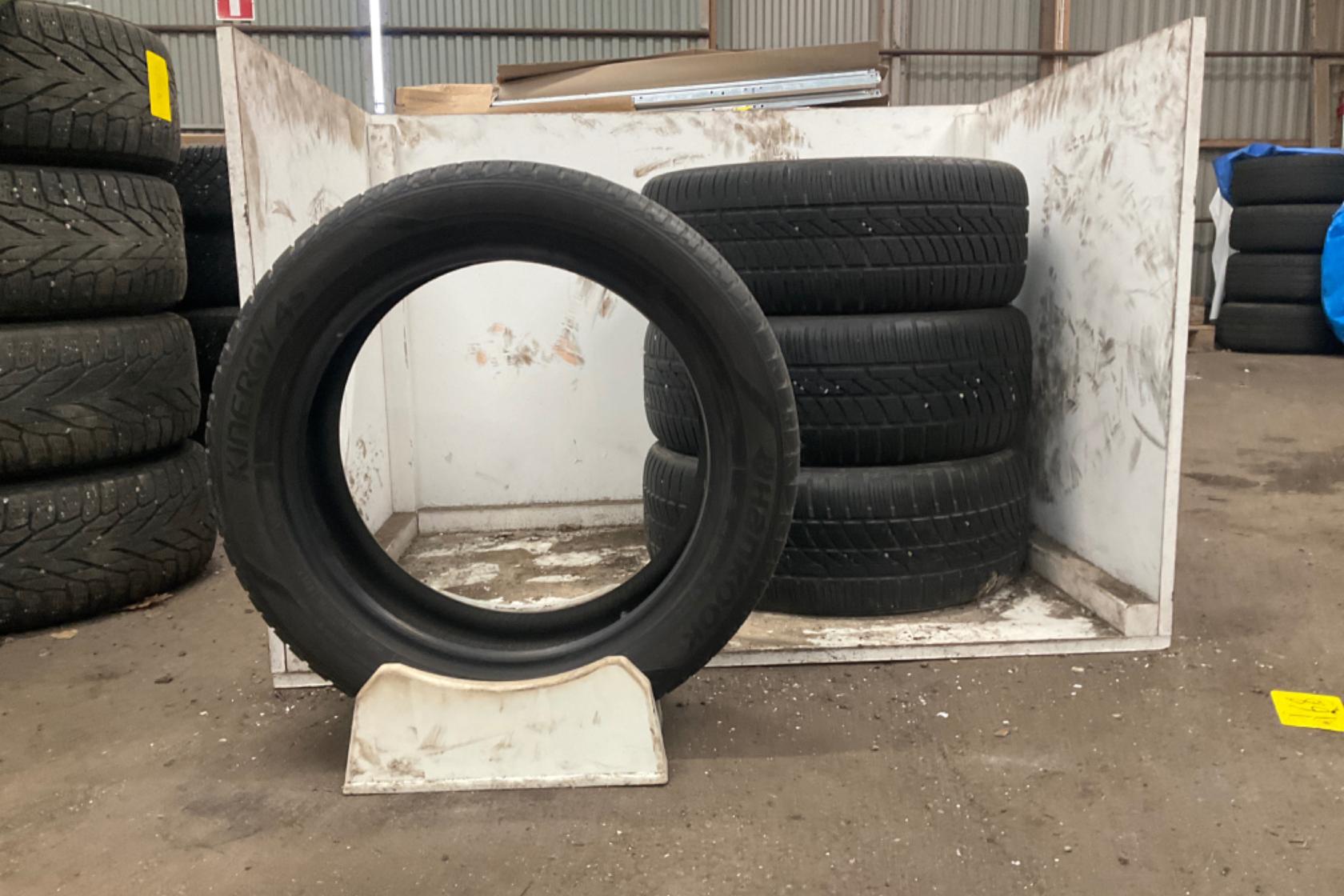 Vinterhjul (nr 181) HANKOOK KINERGY 4S 215/50R17 (FÄLG SAKNAS) - 0 km