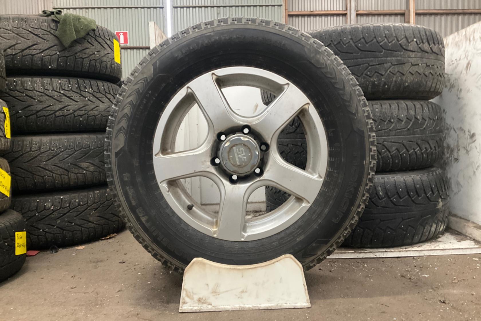 Vinterhjul (nr 183) NOKIAN HAKKAPELIITTA 255/65R17 - 0 km