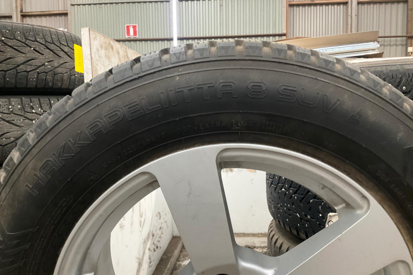 Vinterhjul (nr 189) NOKIAN HAKKAPELIITTA 8 SUV 225/65R17 - 0 km