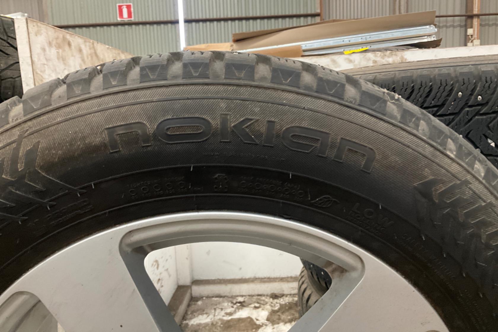 Vinterhjul (nr 189) NOKIAN HAKKAPELIITTA 8 SUV 225/65R17 - 0 km