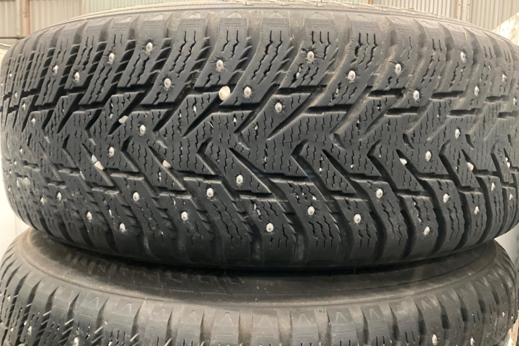 Vinterhjul (nr 189) NOKIAN HAKKAPELIITTA 8 SUV 225/65R17 - 0 km