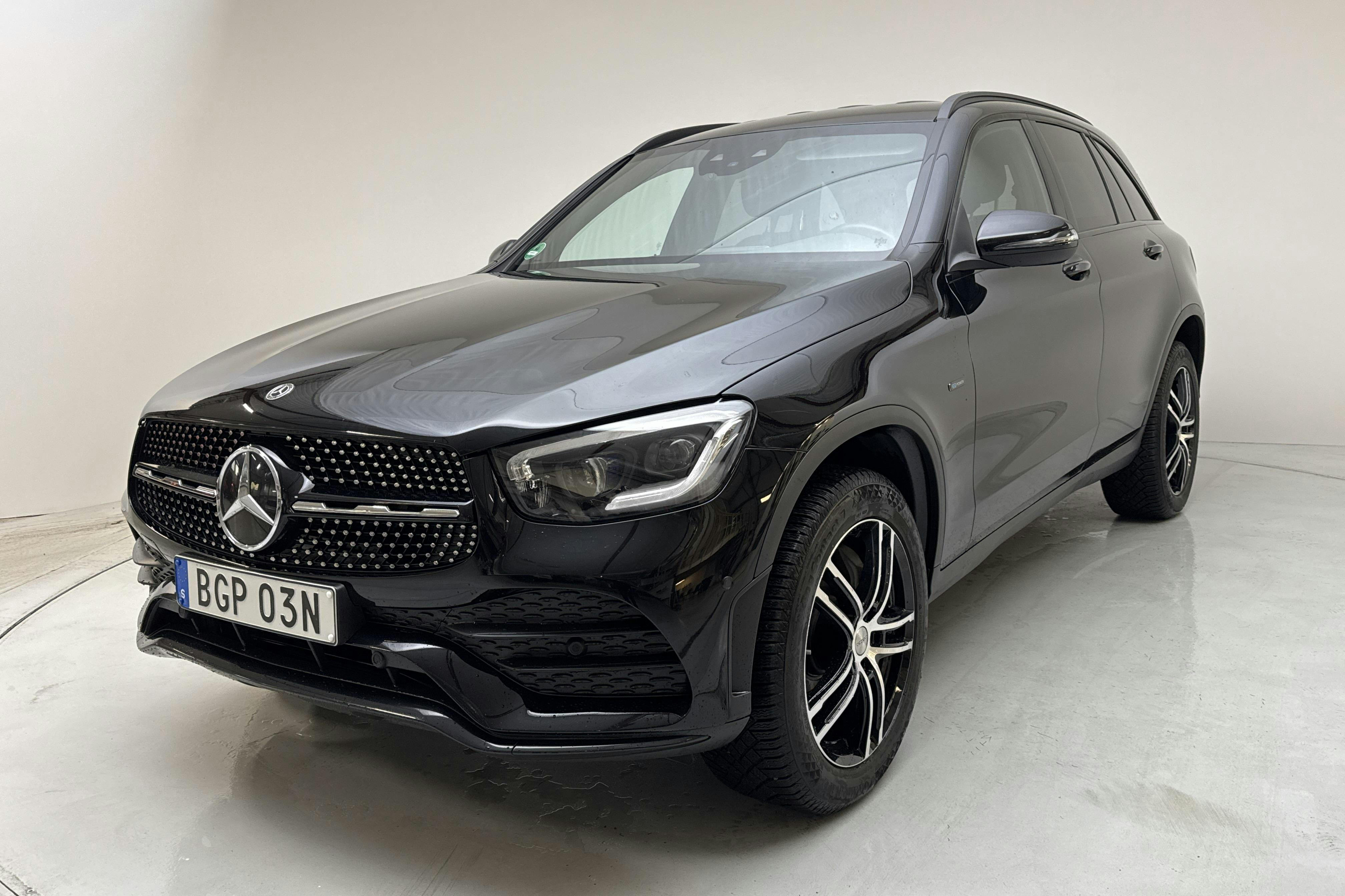 Mercedes GLC 300 e 4MATIC X253 (333hk) - 73 250 km - Automaattinen - musta - 2021