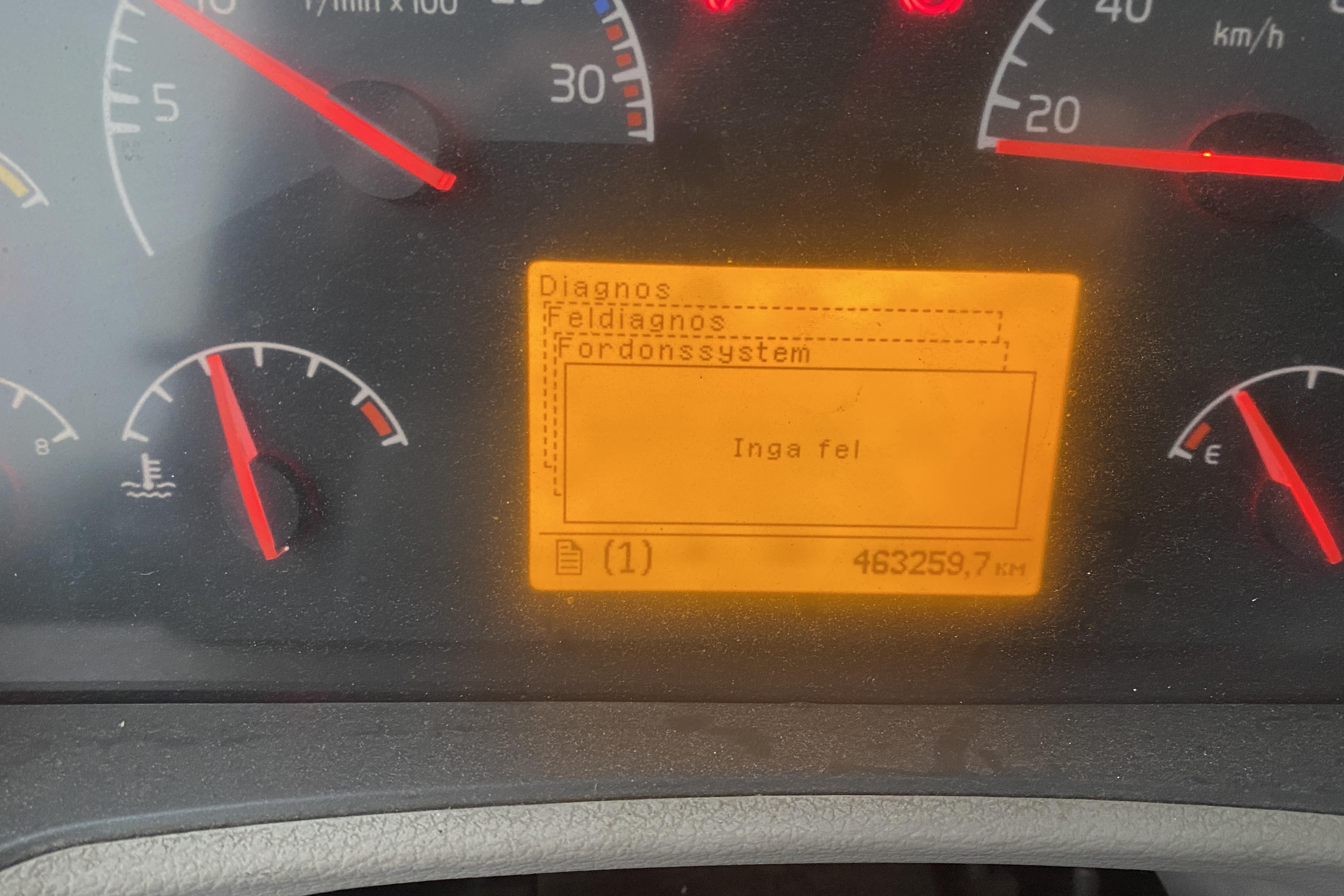 Volvo FL - 463 259 km - Automat - vit - 2011