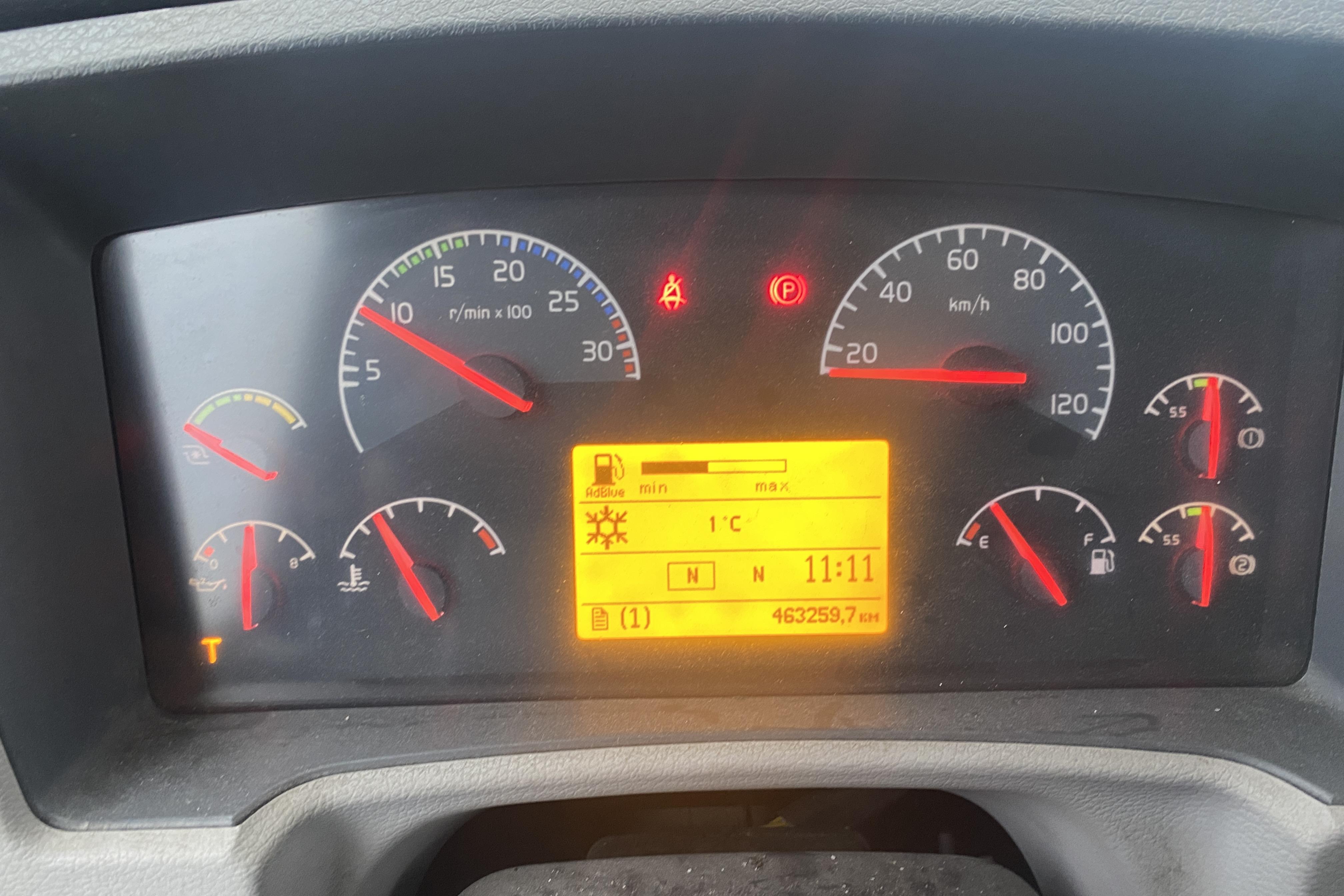 Volvo FL - 463 259 km - Automat - vit - 2011