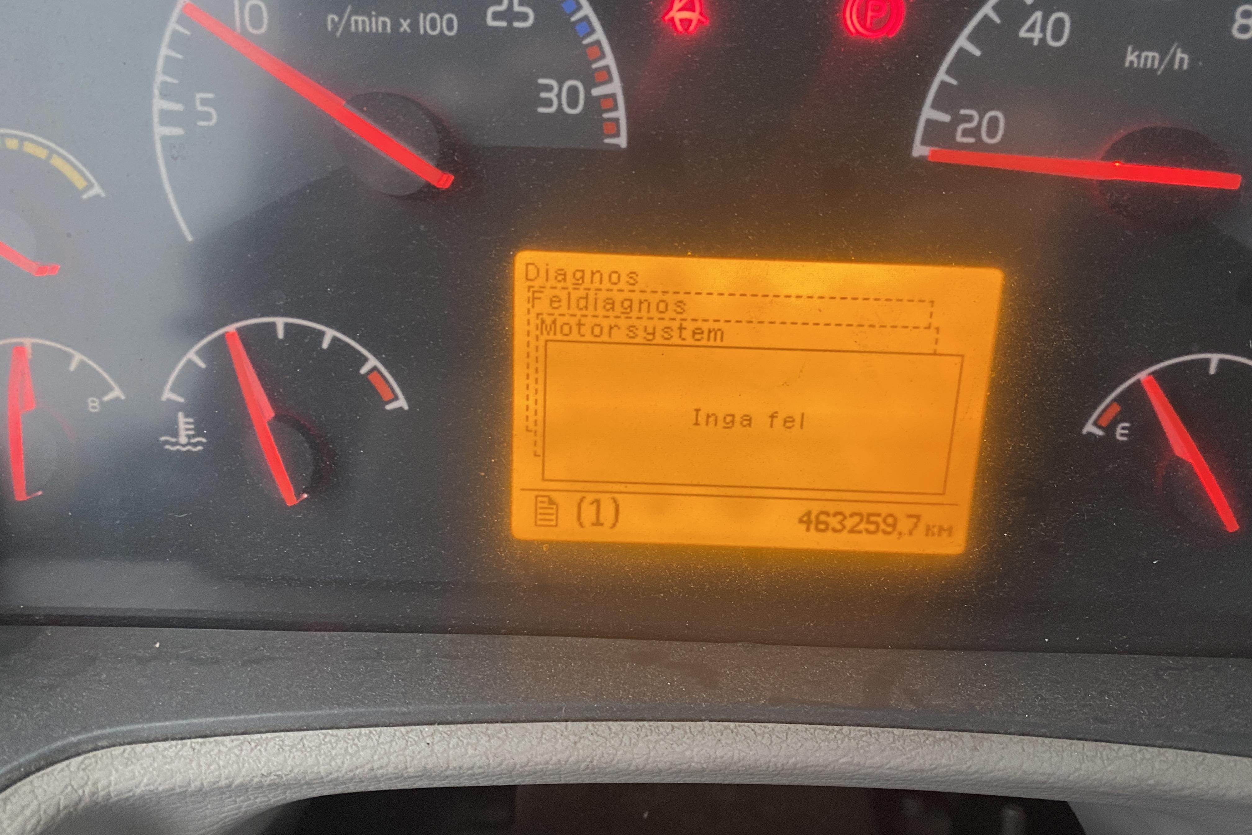 Volvo FL - 463 259 km - Automat - vit - 2011