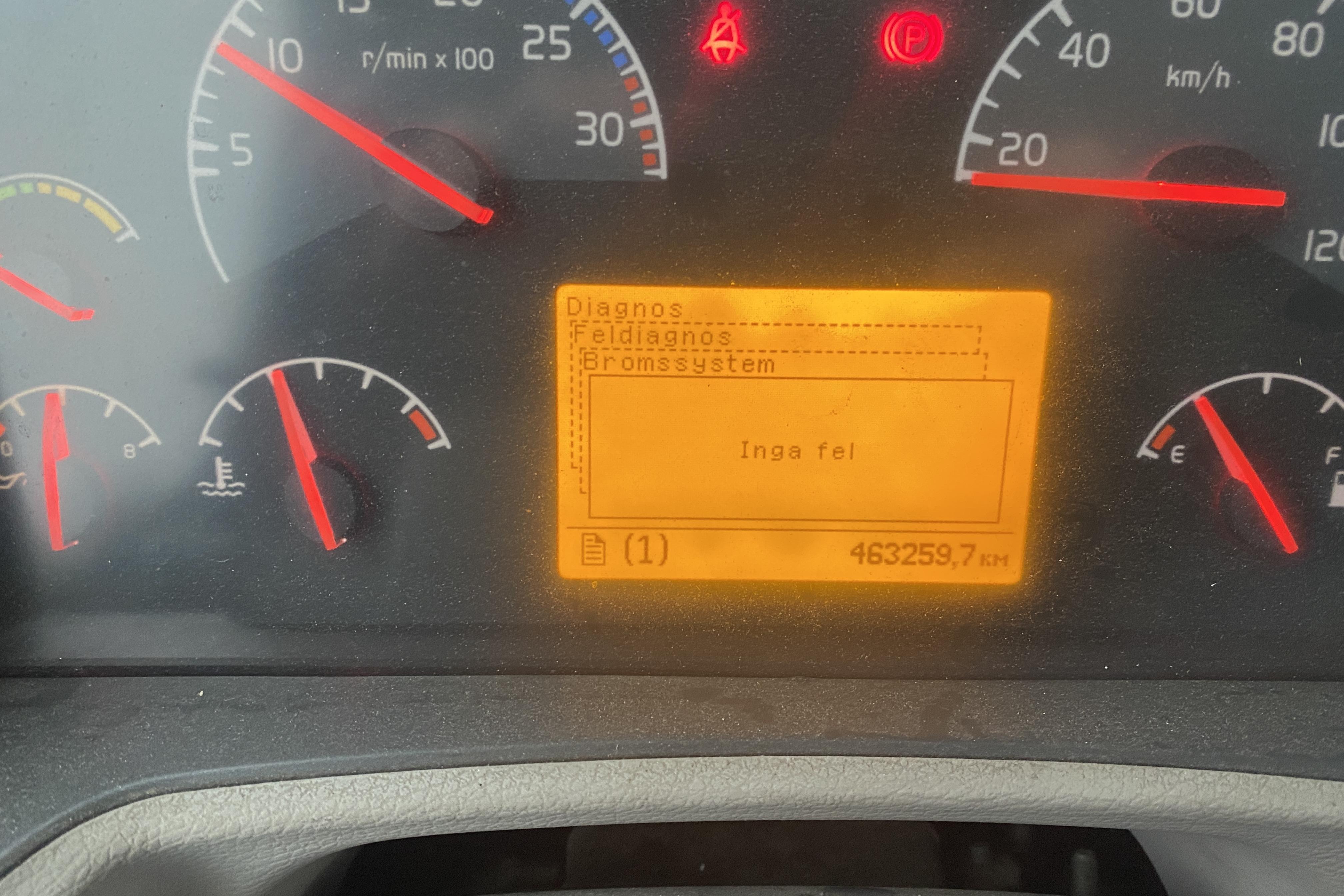 Volvo FL - 463 259 km - Automat - vit - 2011