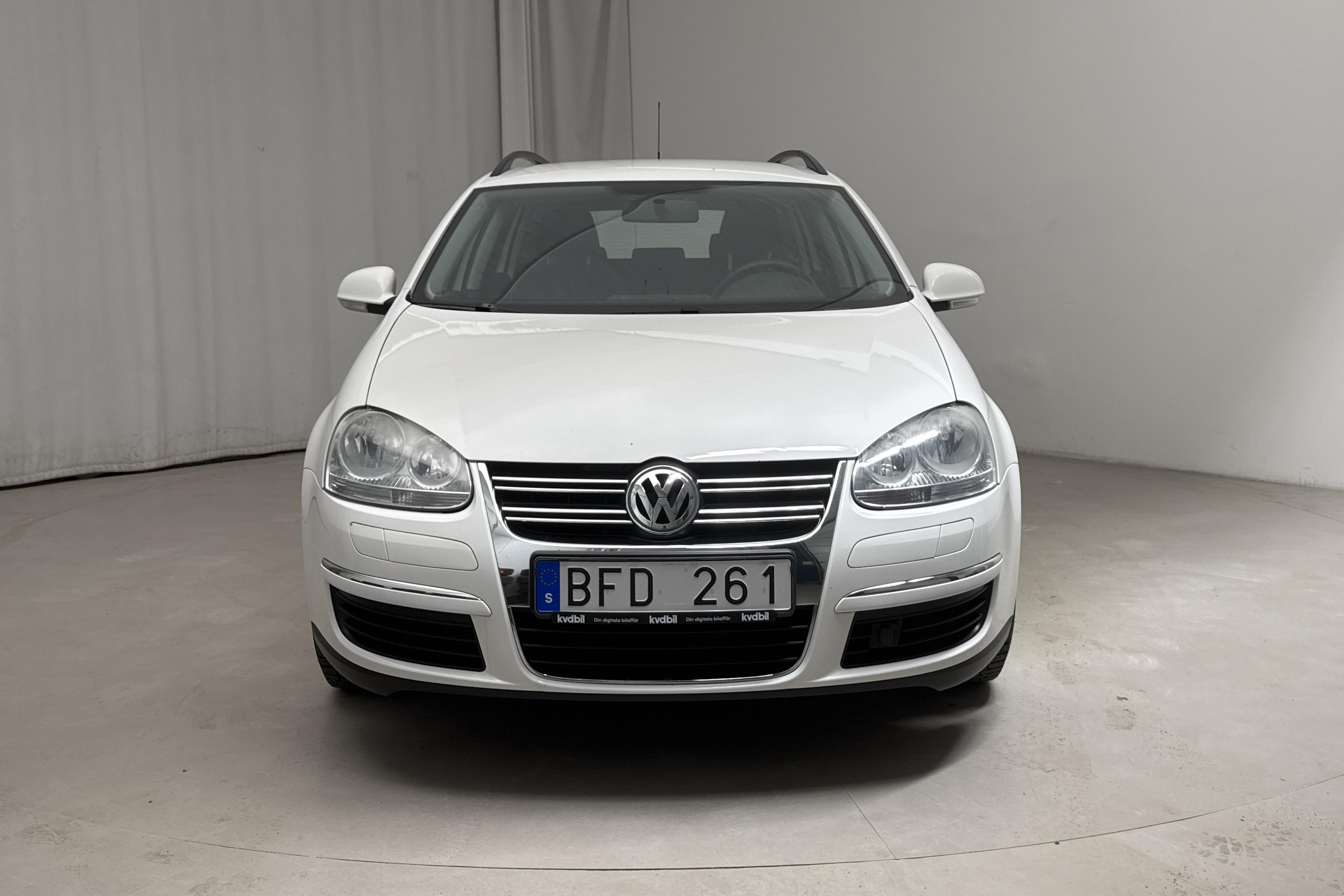 VW Golf A5 Variant 1.6 MultiFuel E85 (102hk) - 72 970 km - Manualna - biały - 2009