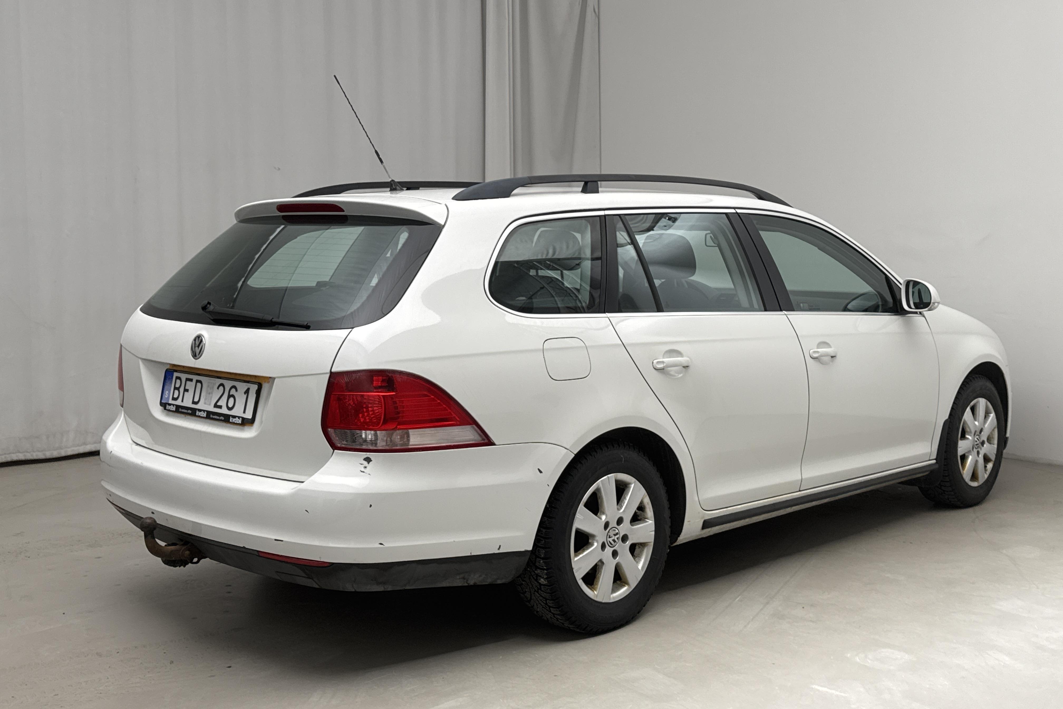 VW Golf A5 Variant 1.6 MultiFuel E85 (102hk) - 72 970 km - Manualna - biały - 2009