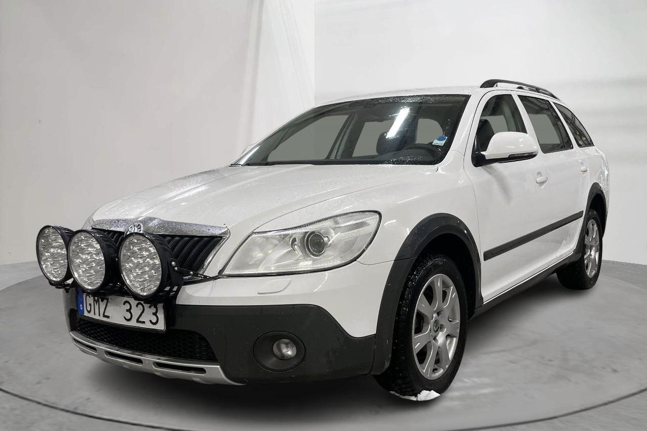 Skoda Octavia Scout II 2.0 TDI 4X4 (140hk) - 252 300 km - Manual - white - 2013