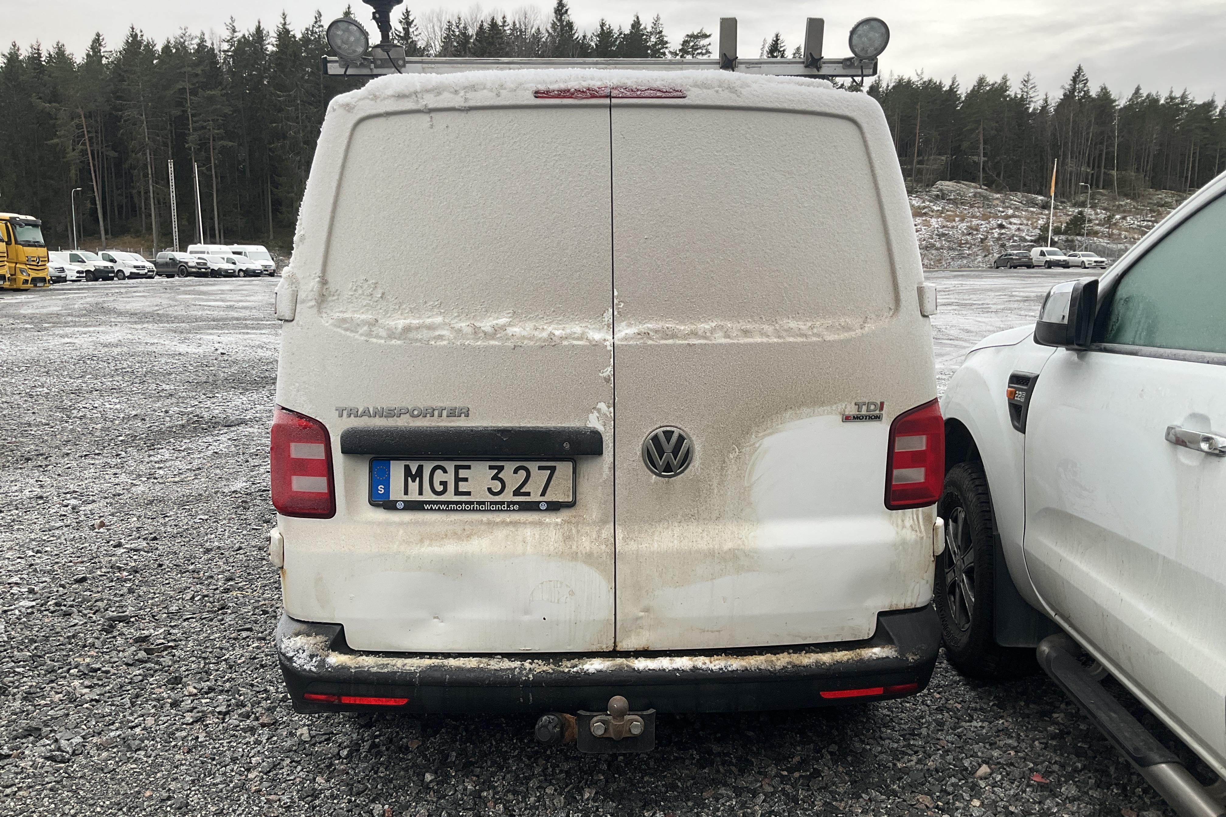 VW Transporter T6 2.0 TDI BMT Skåp 4MOTION (150hk) - 241 700 km - Manualna - biały - 2016