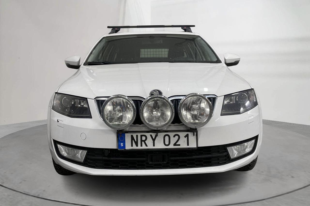 Skoda Octavia III 1.6 TDI CR Combi 4X4 (105hk) - 167 980 km - Manual - white - 2015