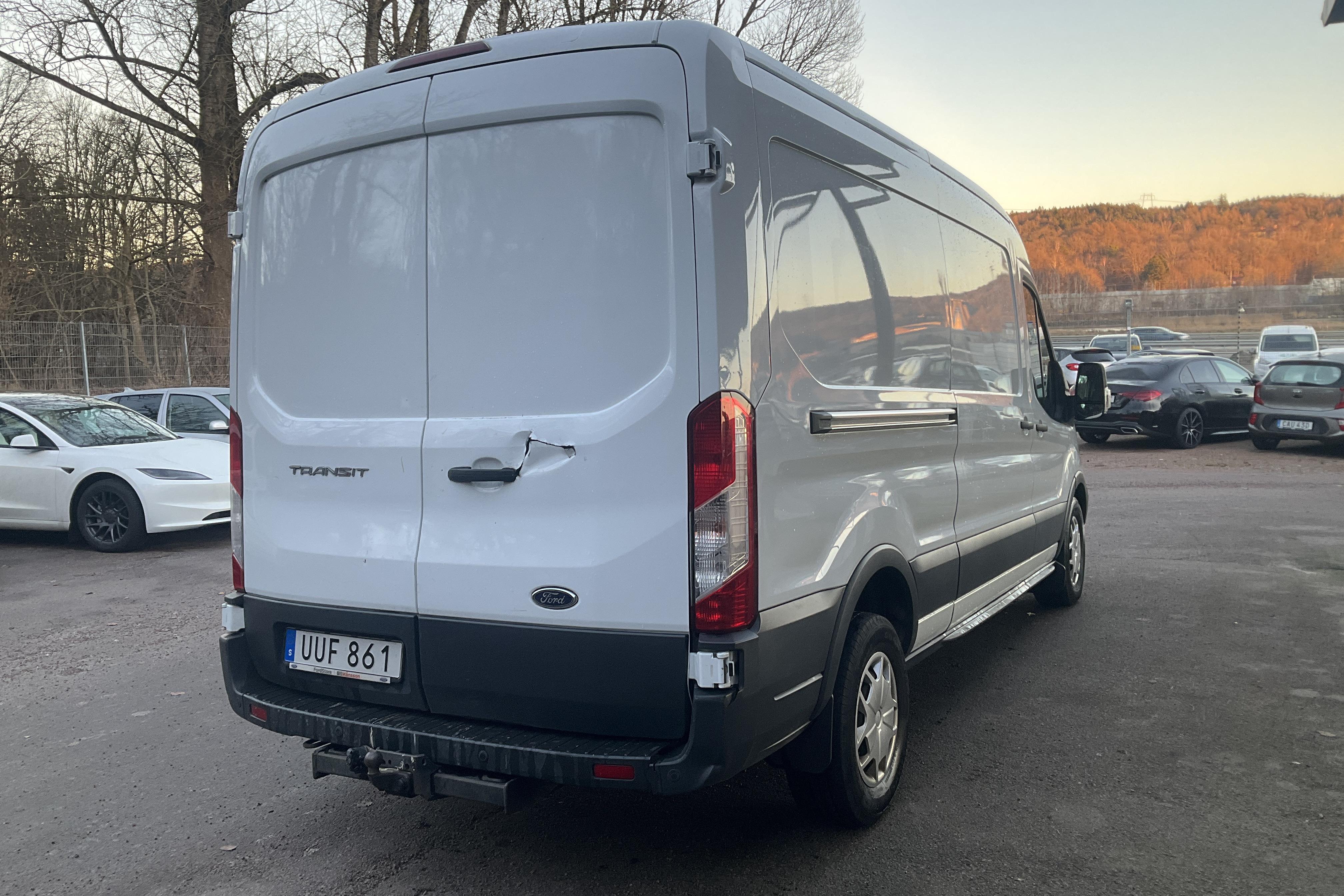 Ford Transit 350 2.0 TDCi 2WD Skåp (170hk) - 135 720 km - Automatic - white - 2019