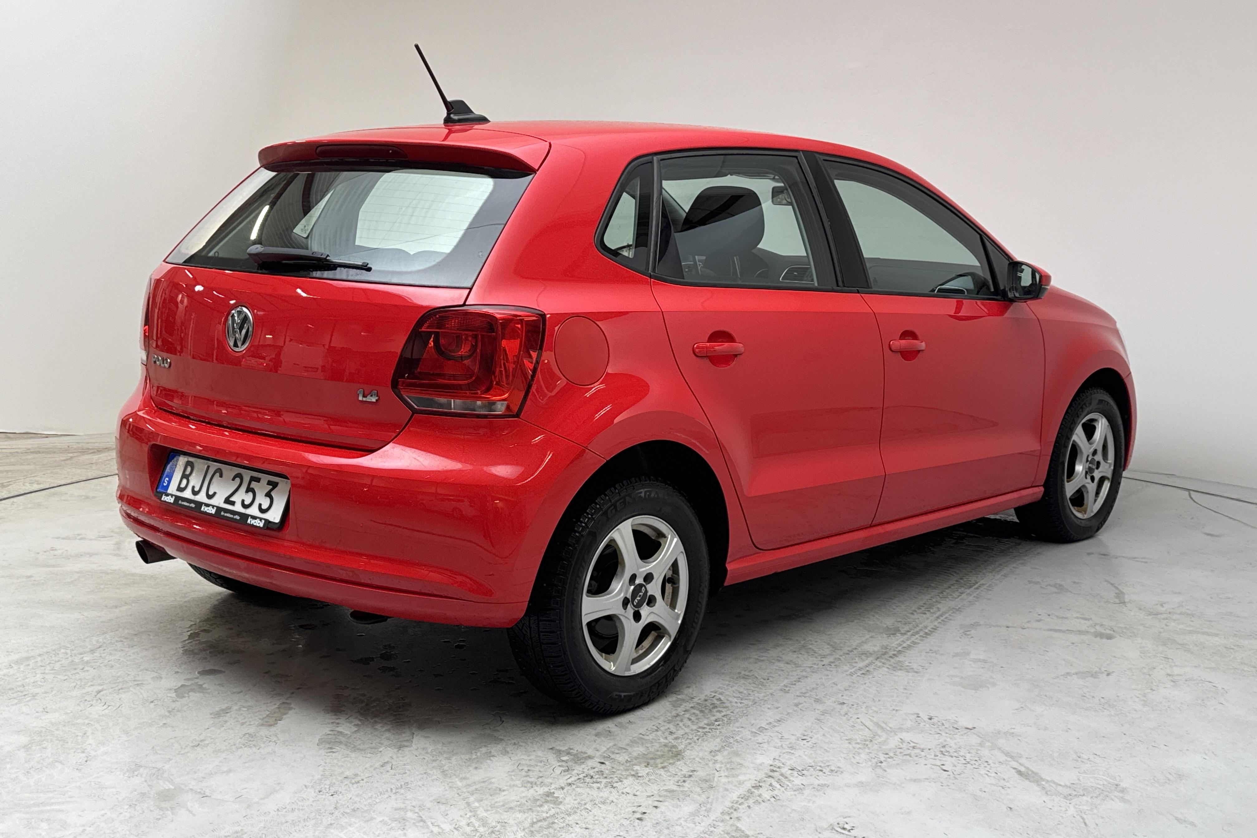 VW Polo 1.4 5dr (85hk) - 108 660 km - Manual - red - 2014