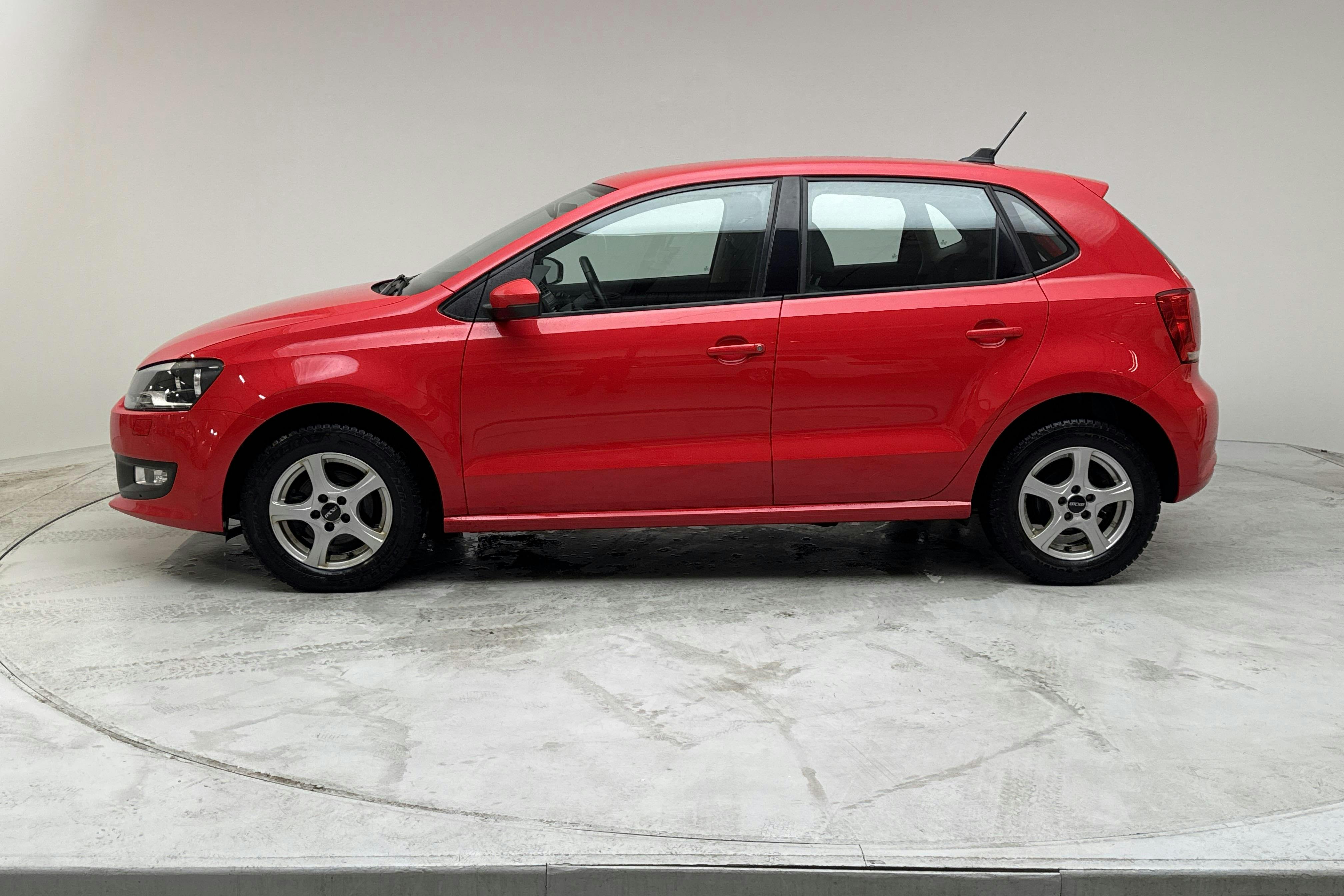 VW Polo 1.4 5dr (85hk) - 108 660 km - Manual - red - 2014