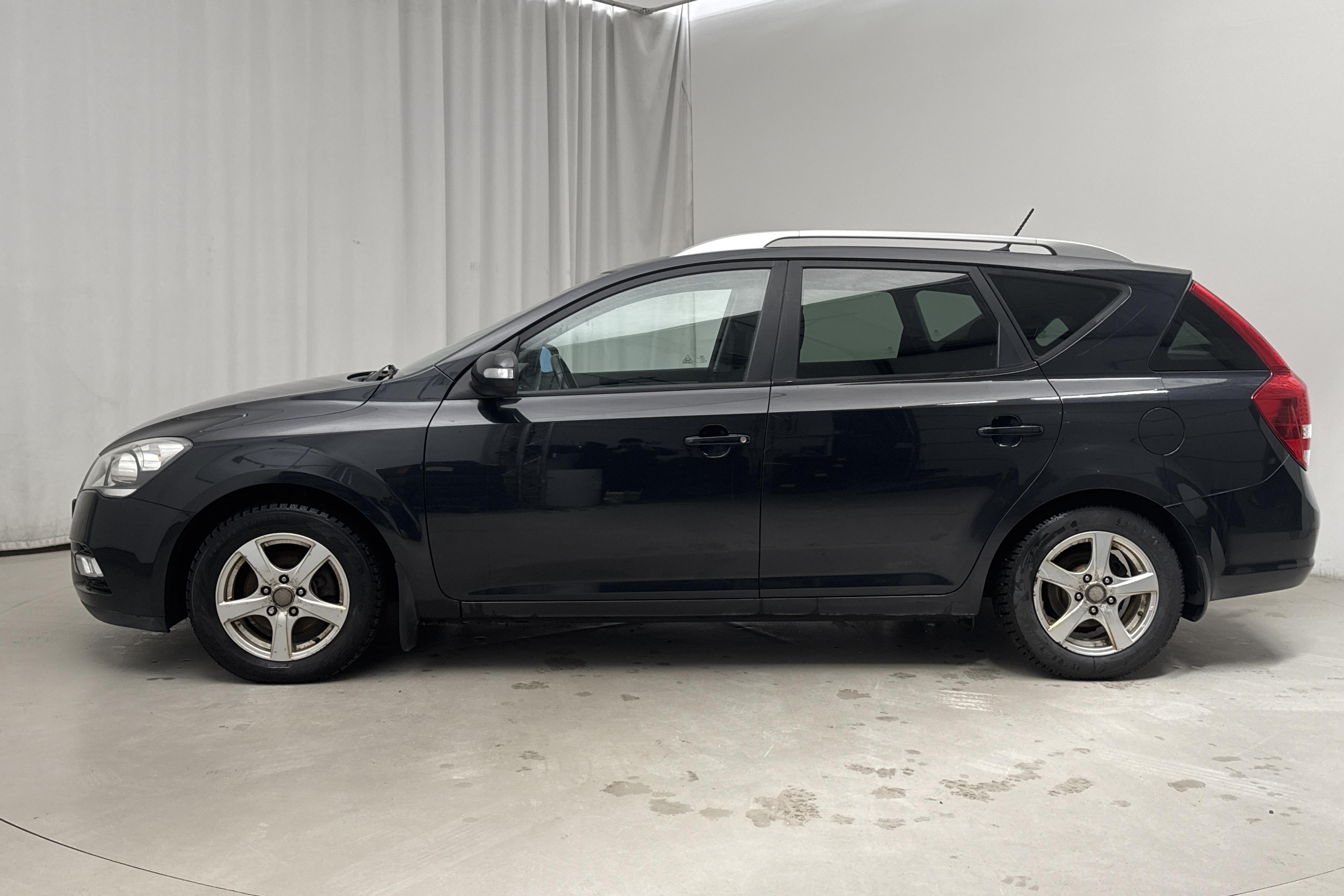 KIA Cee'd 1.6 CRDi SW (115hk) - 162 220 km - Manualna - czarny - 2010