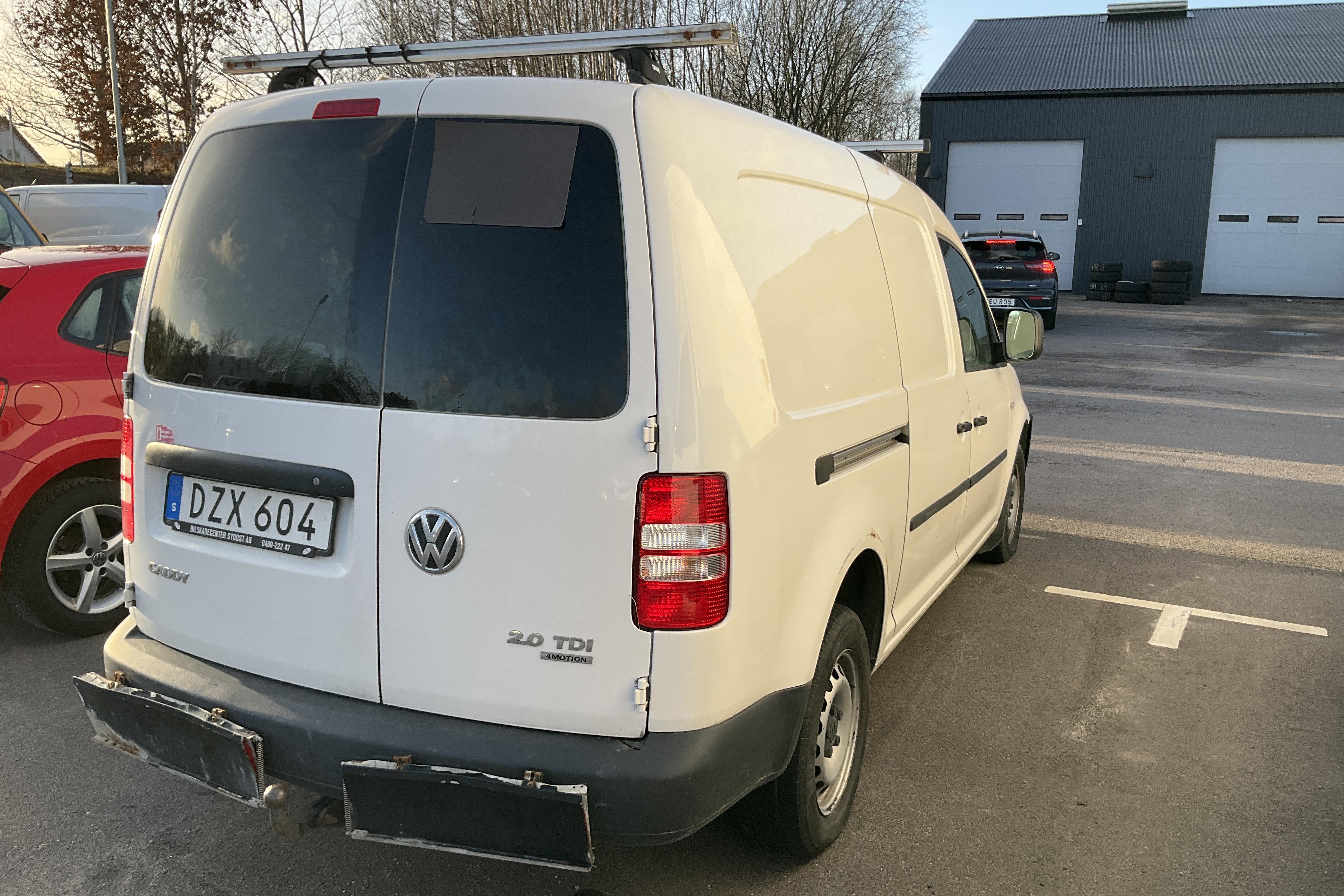 VW Caddy 2.0 TDI Maxi Skåp 4-motion (110hk) - 150 290 km - Manuaalinen - valkoinen - 2015