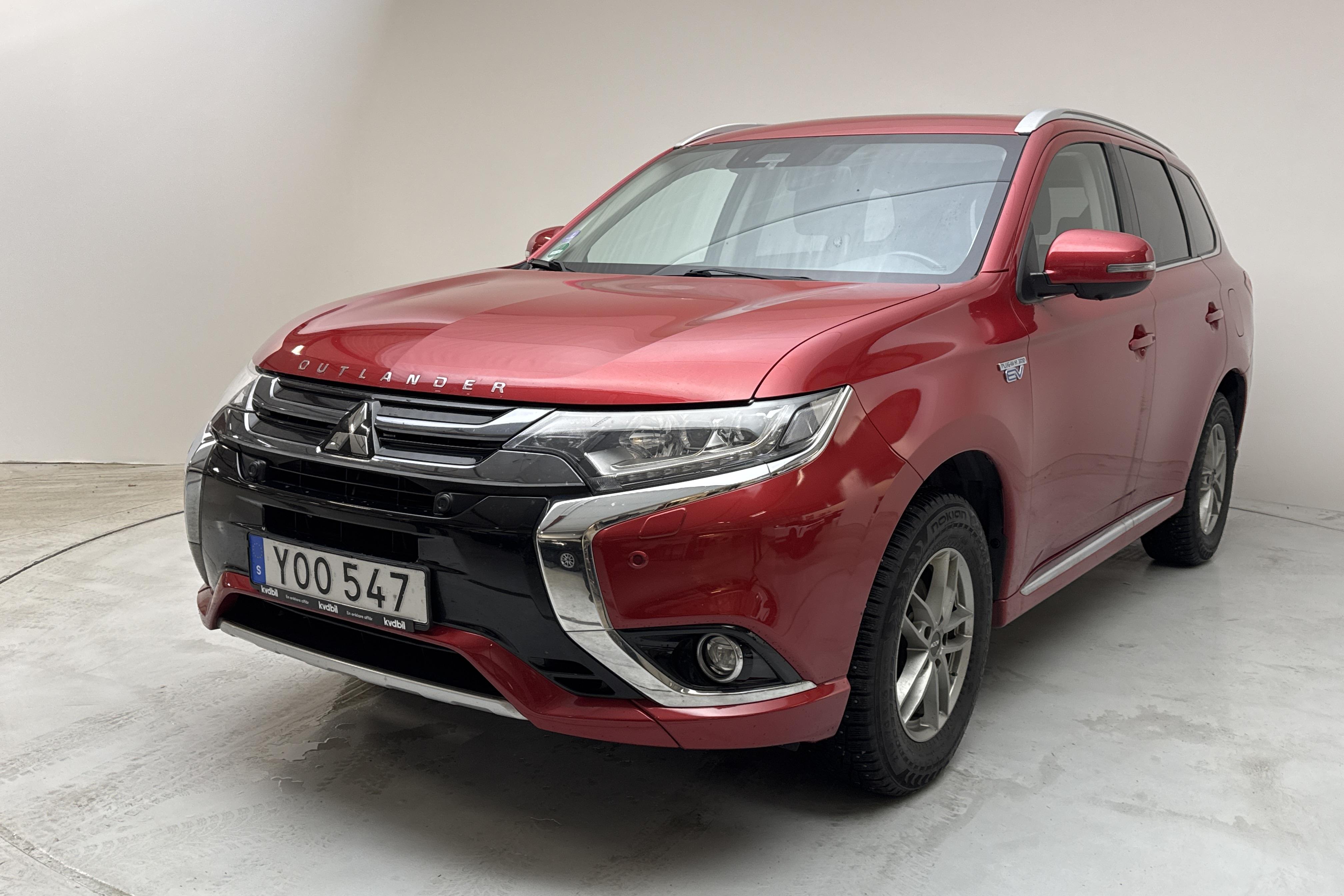 Mitsubishi Outlander 2.0 Plug-in Hybrid 4WD (121hk) - 11 316 mil - Automat - röd - 2017