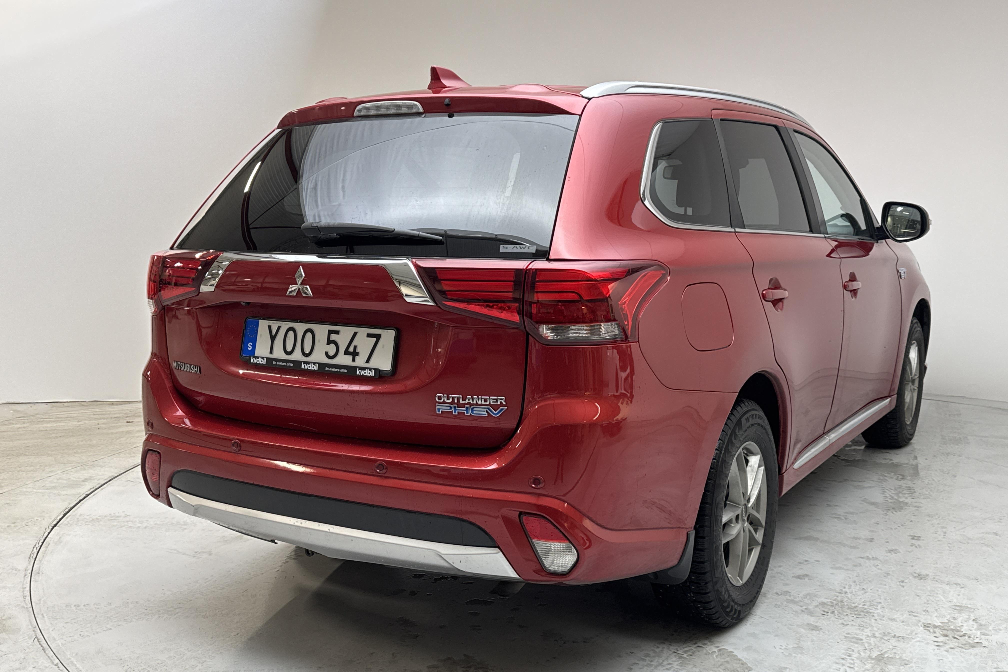 Mitsubishi Outlander 2.0 Plug-in Hybrid 4WD (121hk) - 11 316 mil - Automat - röd - 2017