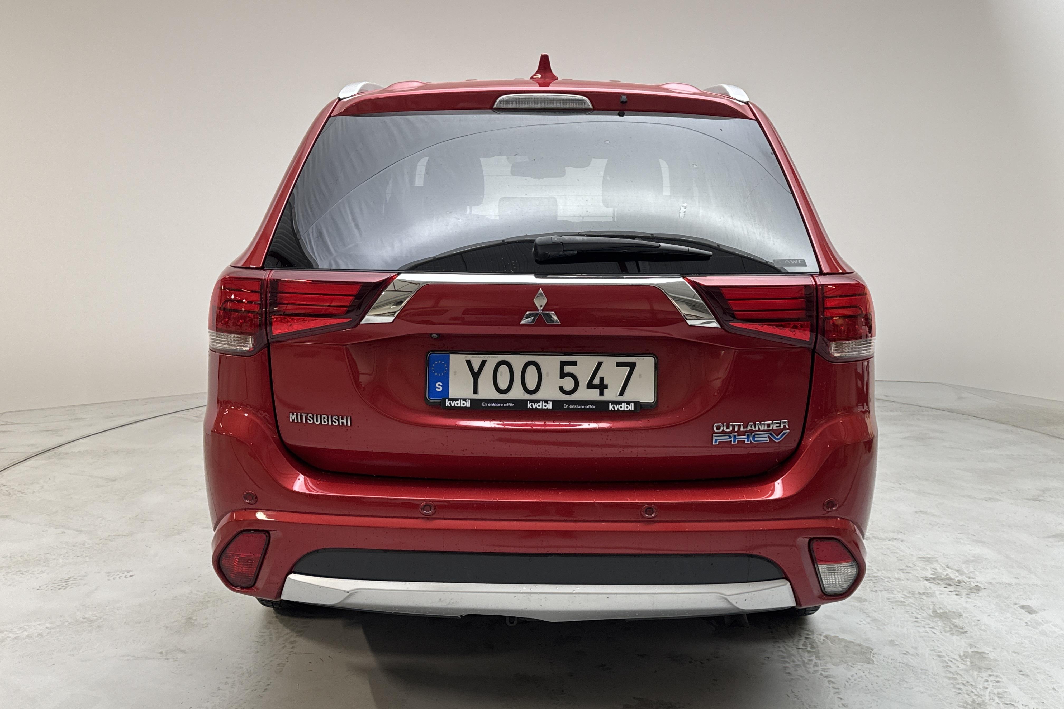 Mitsubishi Outlander 2.0 Plug-in Hybrid 4WD (121hk) - 11 316 mil - Automat - röd - 2017