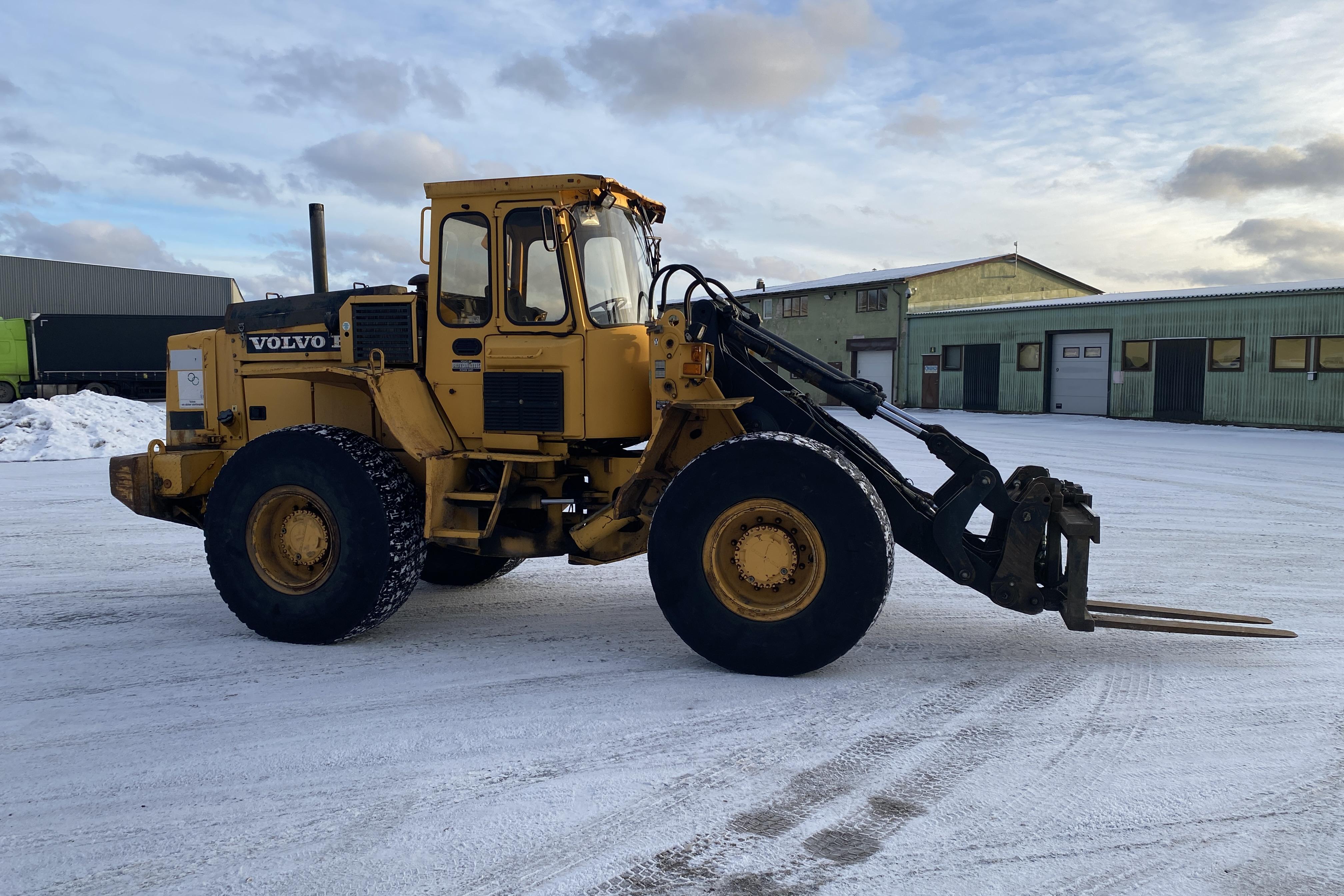 Volvo L90 -  - 1990