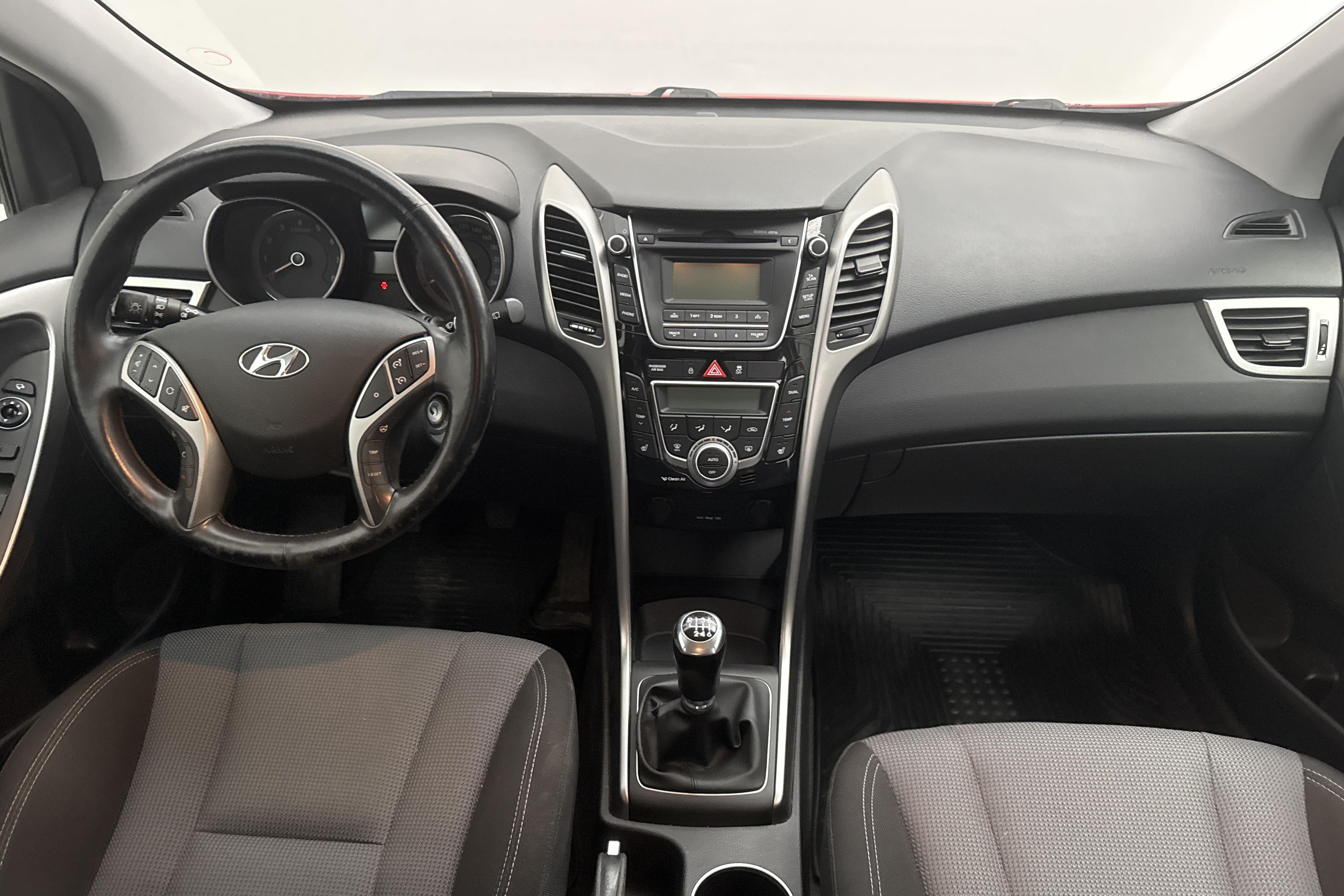 Hyundai i30 1.6 GDI 5dr (135hk) - 6 192 mil - Manuell - röd - 2014