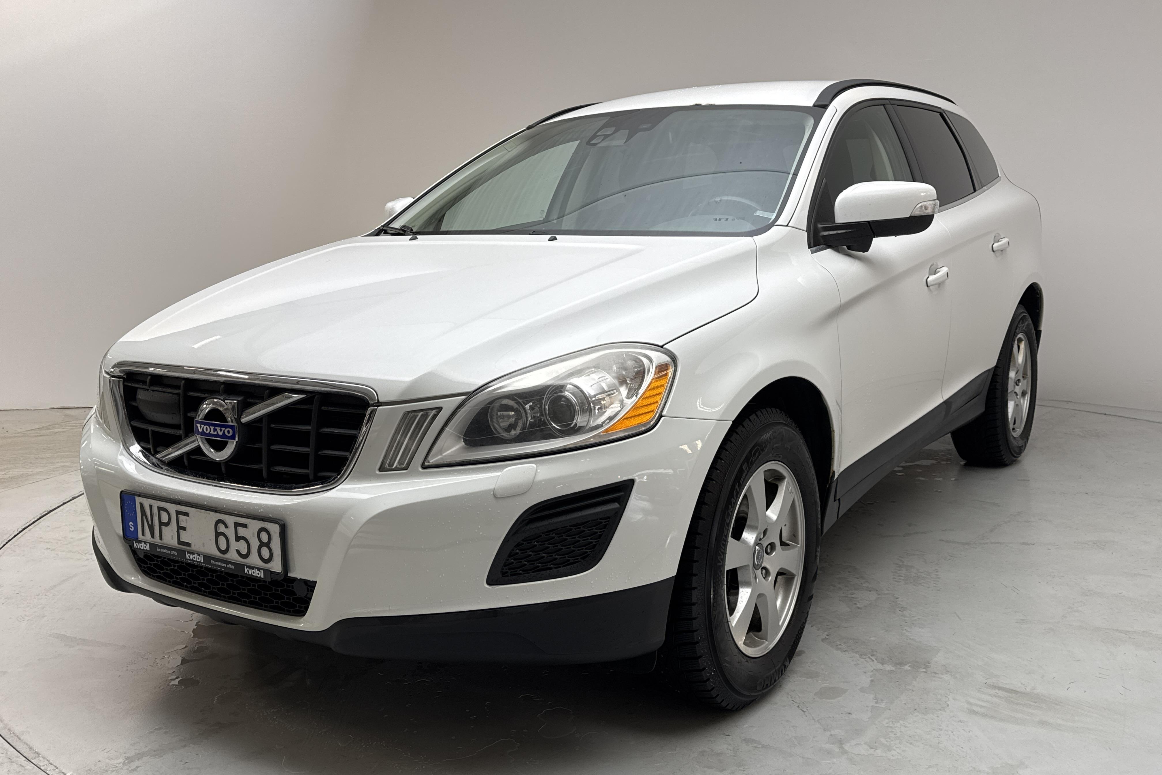 Volvo XC60 D3 AWD (163hk) - 291 680 km - Automatic - white - 2011