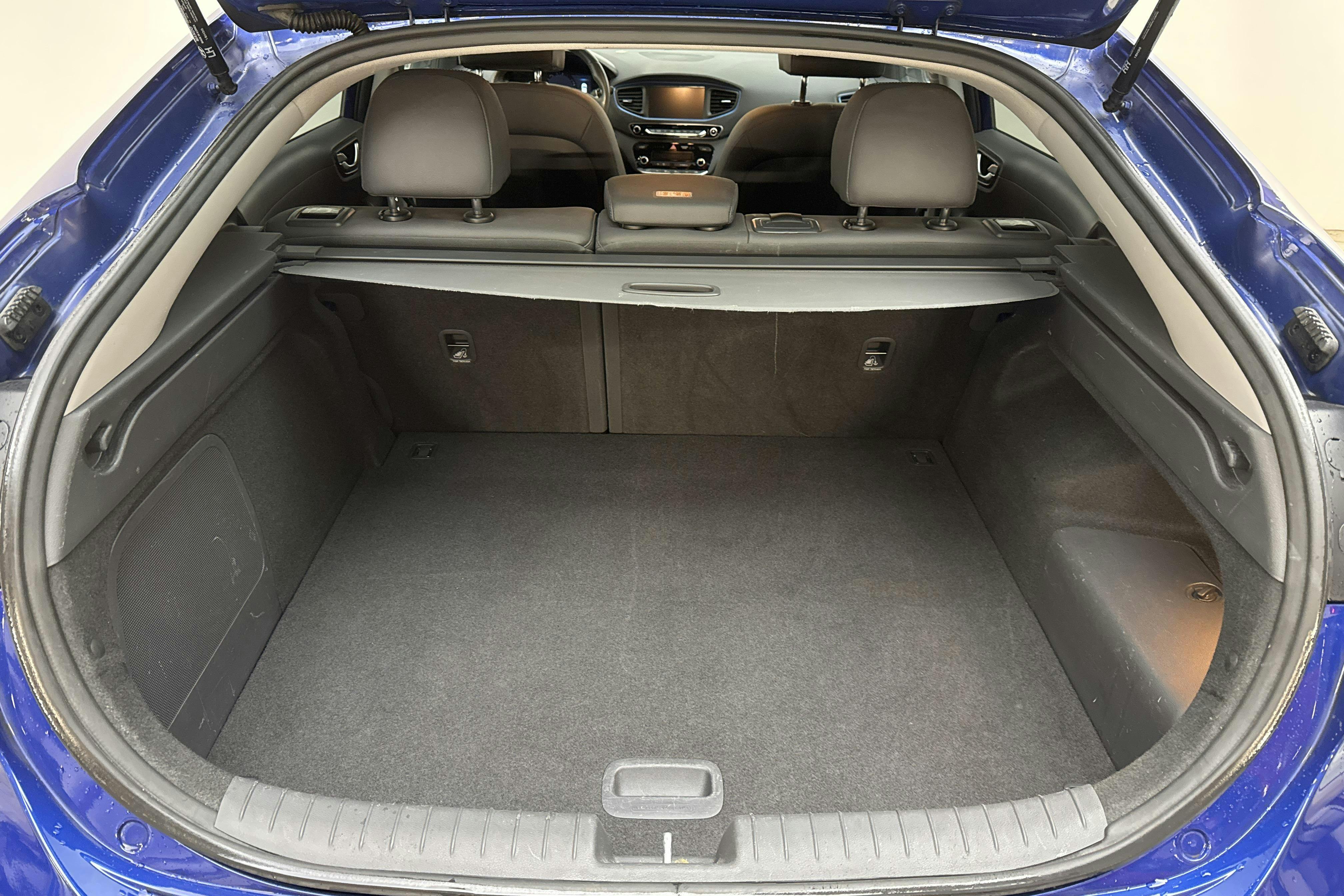Hyundai IONIQ Plug-in (141hk) - 80 910 km - Automatic - Dark Blue - 2019
