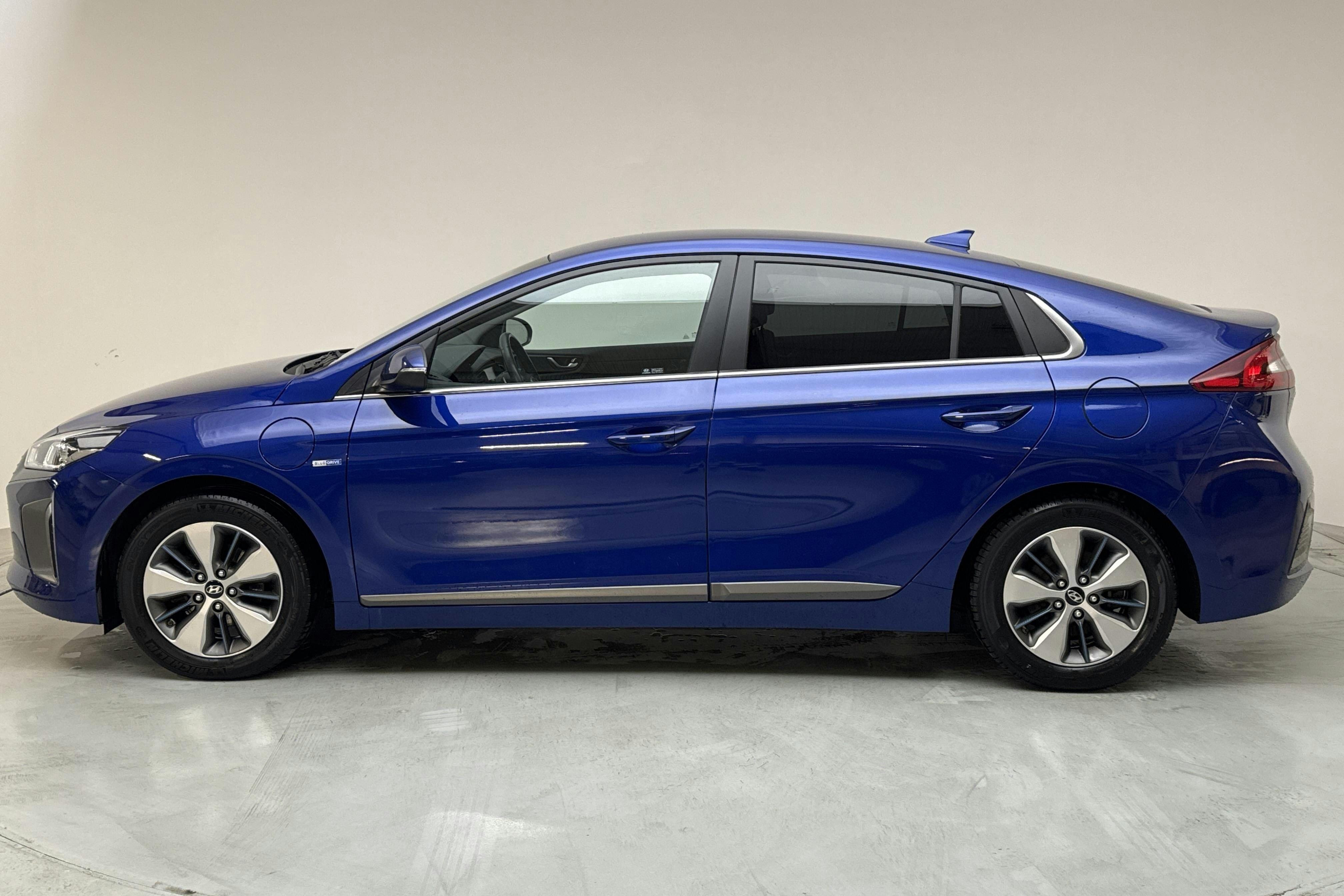 Hyundai IONIQ Plug-in (141hk) - 80 910 km - Automatic - Dark Blue - 2019