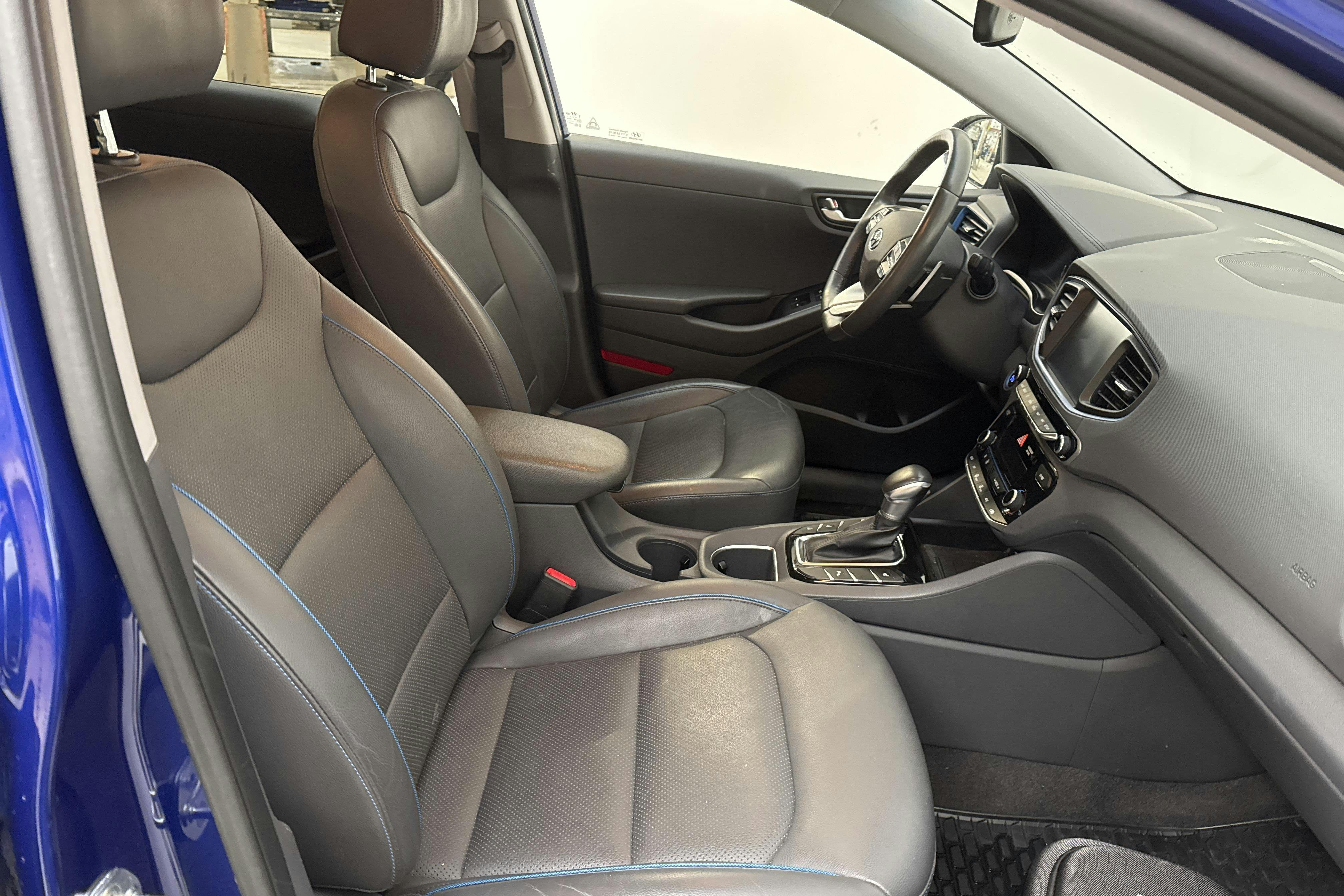 Hyundai IONIQ Plug-in (141hk) - 80 910 km - Automatic - Dark Blue - 2019