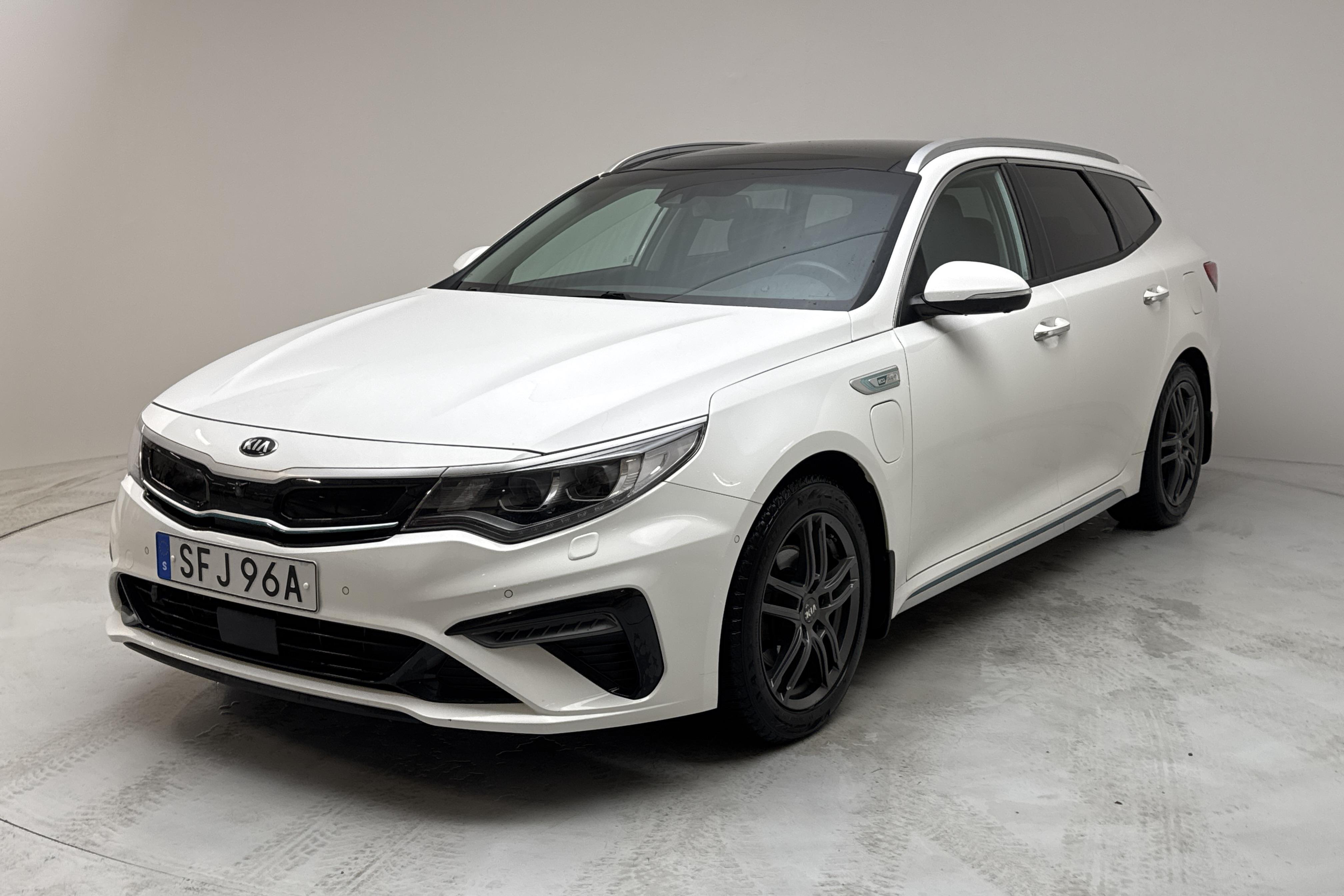 KIA Optima 2.0 GDi Plug-in Hybrid SW (205hk) - 127 110 km - Automaattinen - valkoinen - 2020