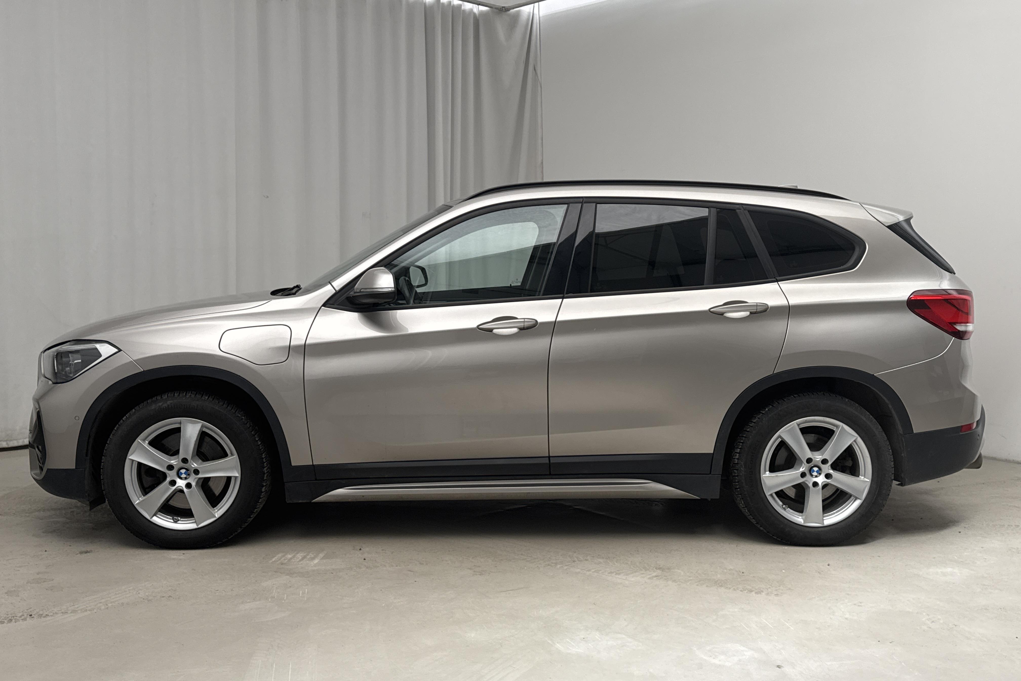 BMW X1 xDrive25e 9,7 kWh LCI, F48 (220hk) - 81 370 km - Automaattinen - hopea - 2021