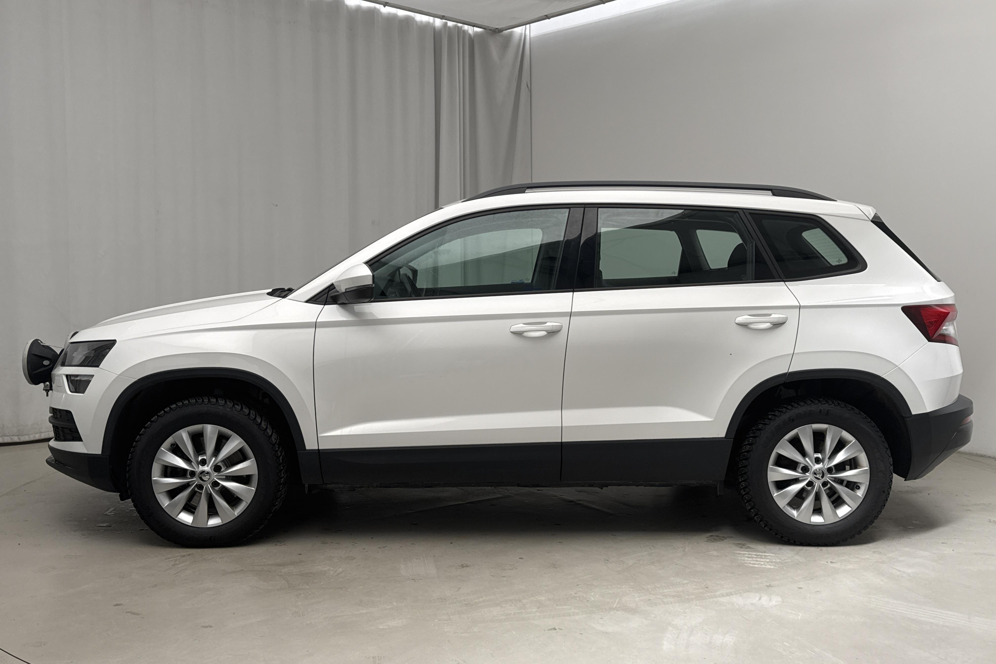 Skoda Karoq 2.0 TDI 4X4 (150hk) - 60 860 km - Manuaalinen - valkoinen - 2019