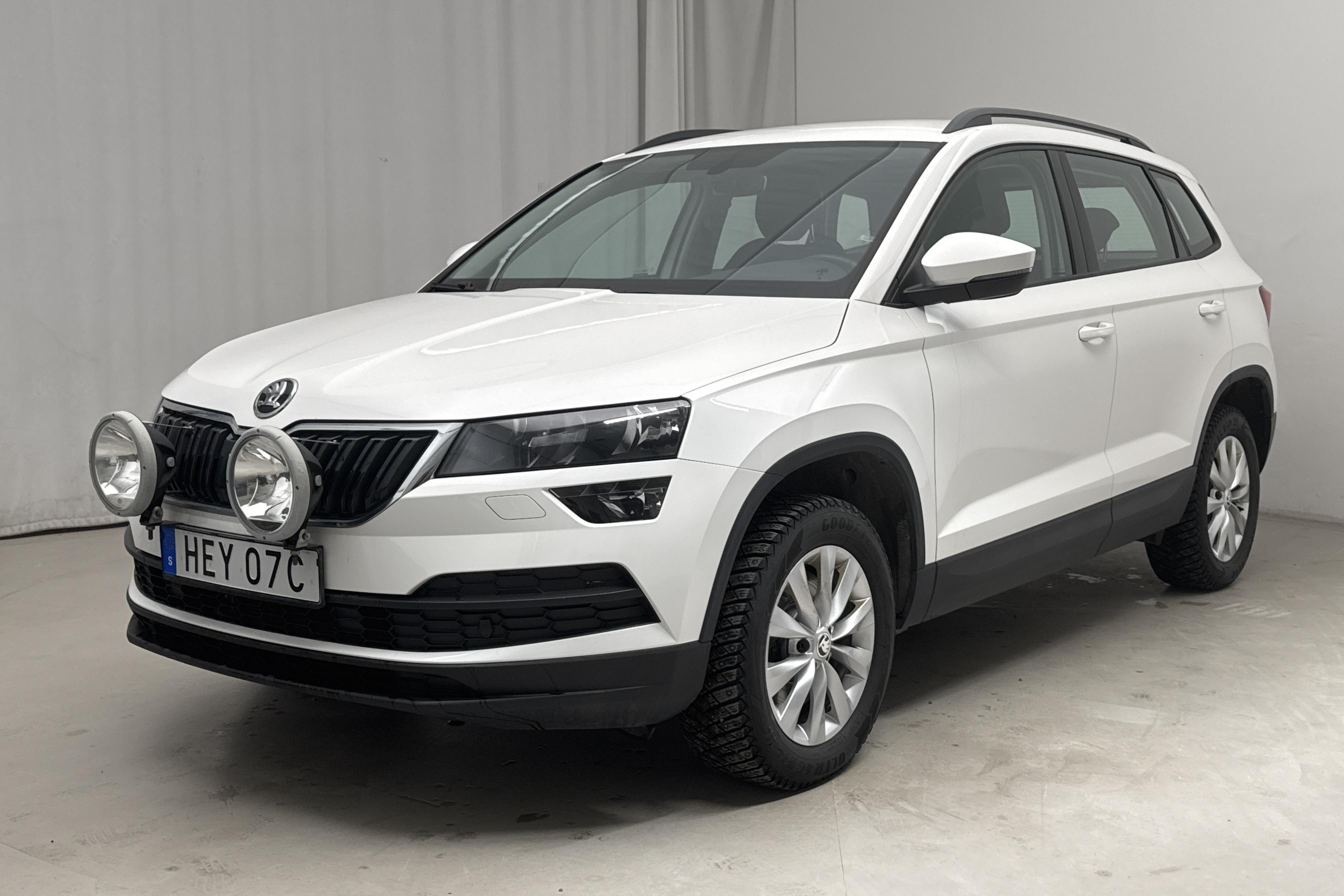 Skoda Karoq 2.0 TDI 4X4 (150hk) - 60 860 km - Manuaalinen - valkoinen - 2019