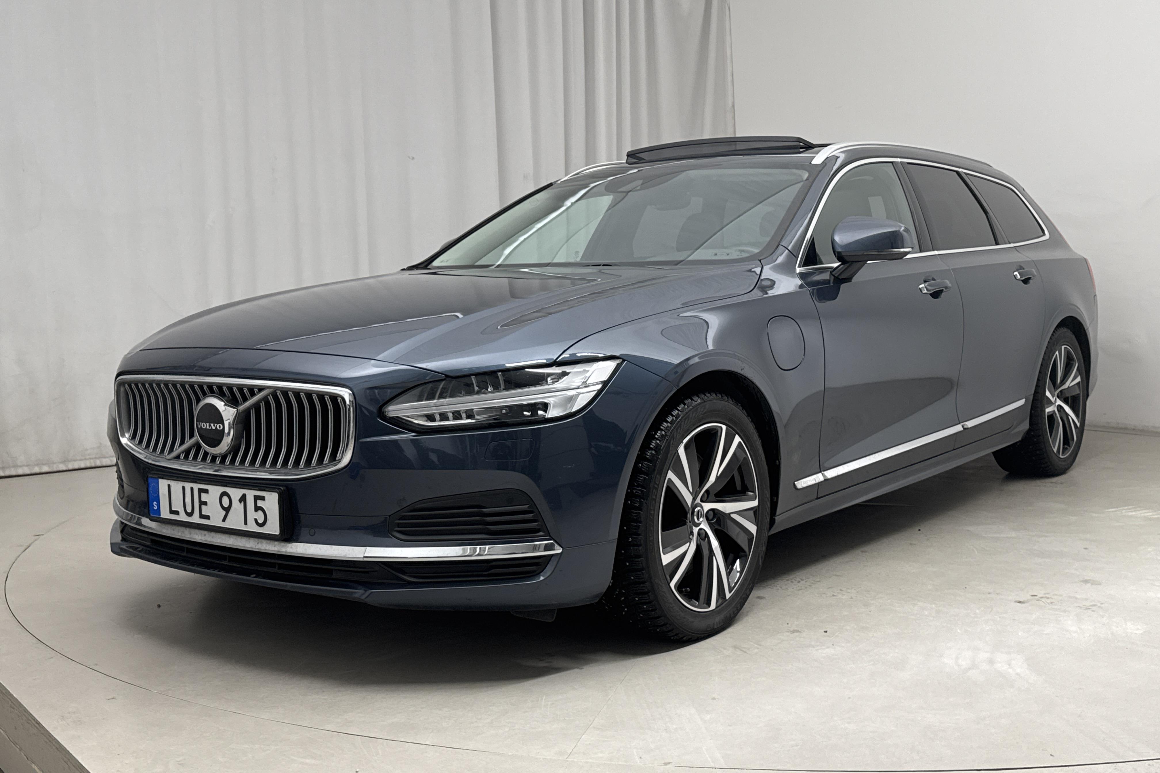 Volvo V90 T6 AWD Twin Engine (340hk) - 6 420 mil - Automat - Dark Blue - 2021