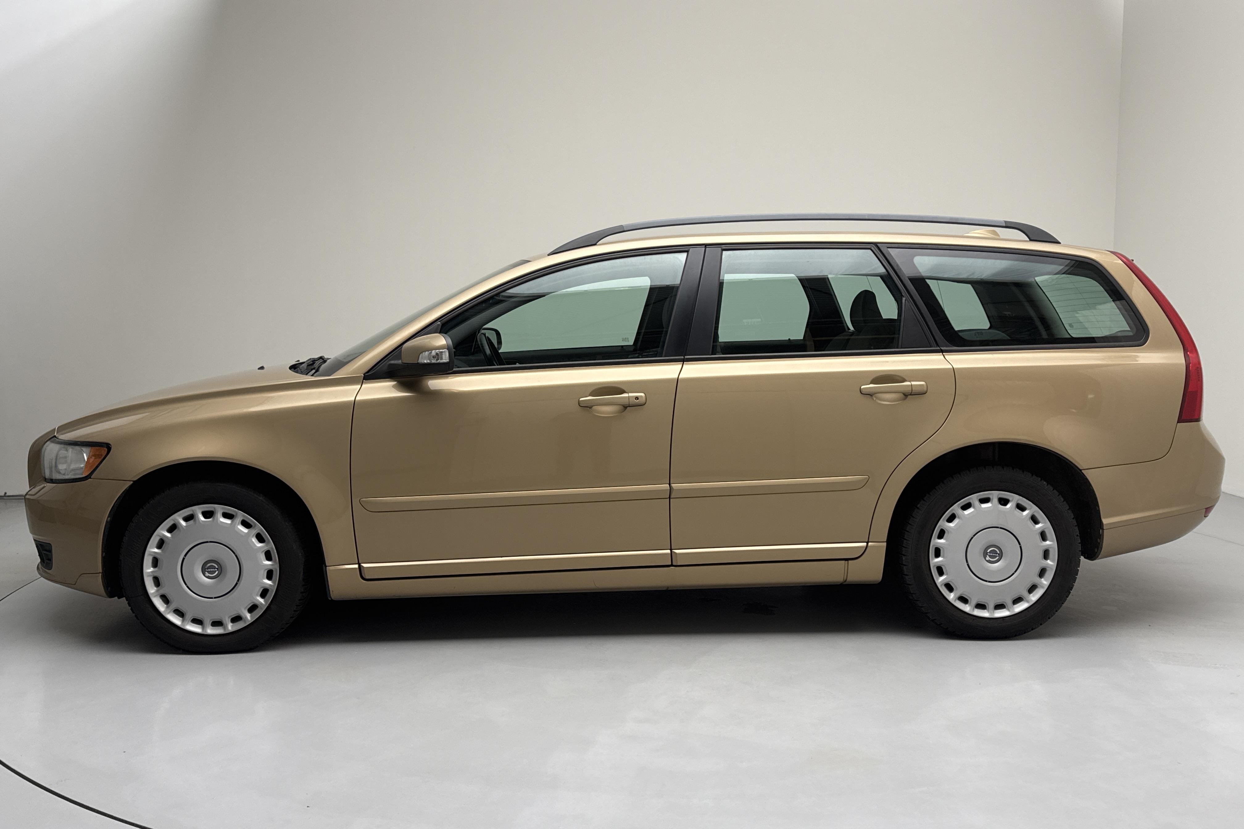 Volvo V50 2.0D (136hk) - 22 433 mil - Manuell - Light Brown - 2008