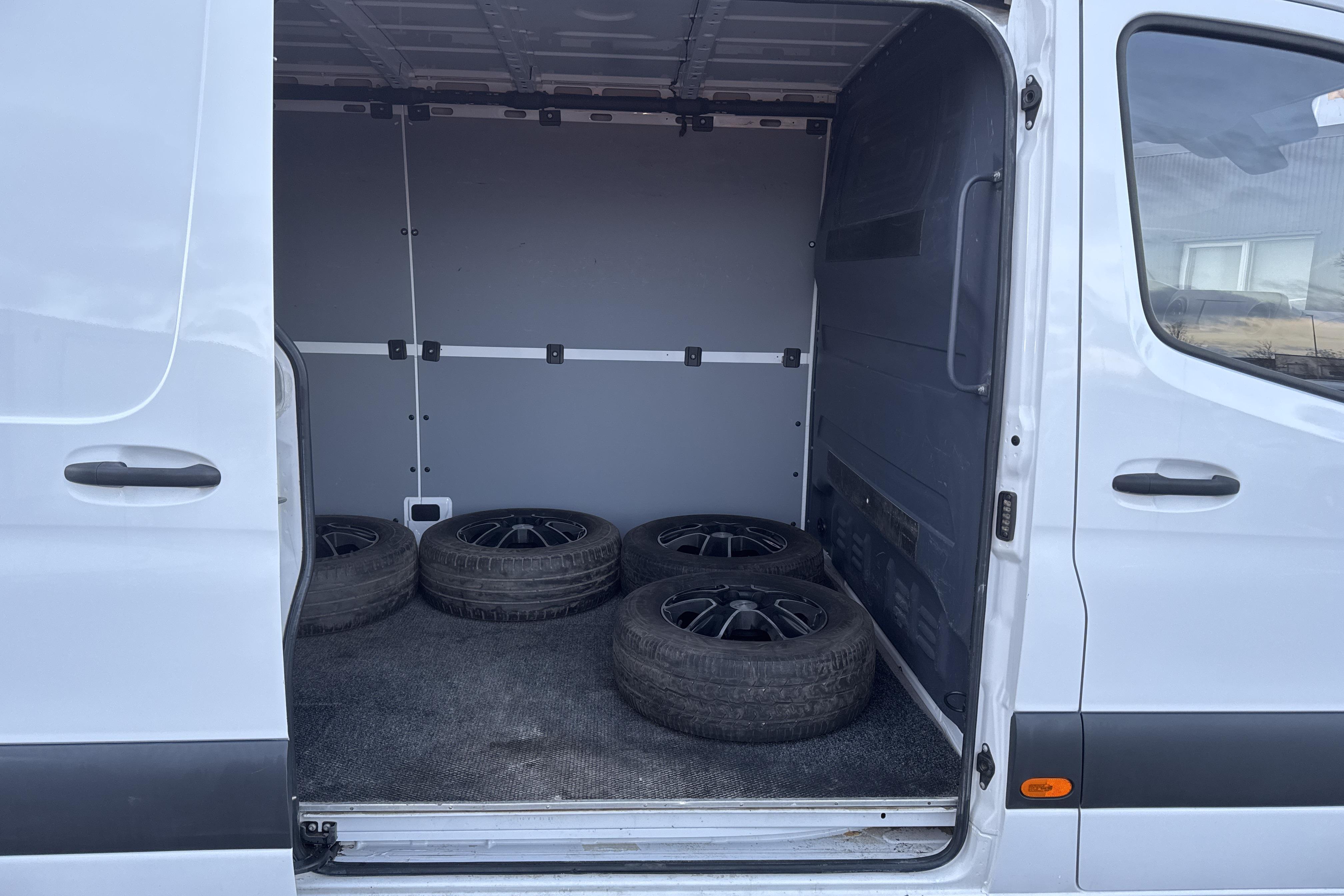 Mercedes Sprinter 211 CDI Skåp 2WD (114hk) - 94 790 km - Automaatne - valge - 2019