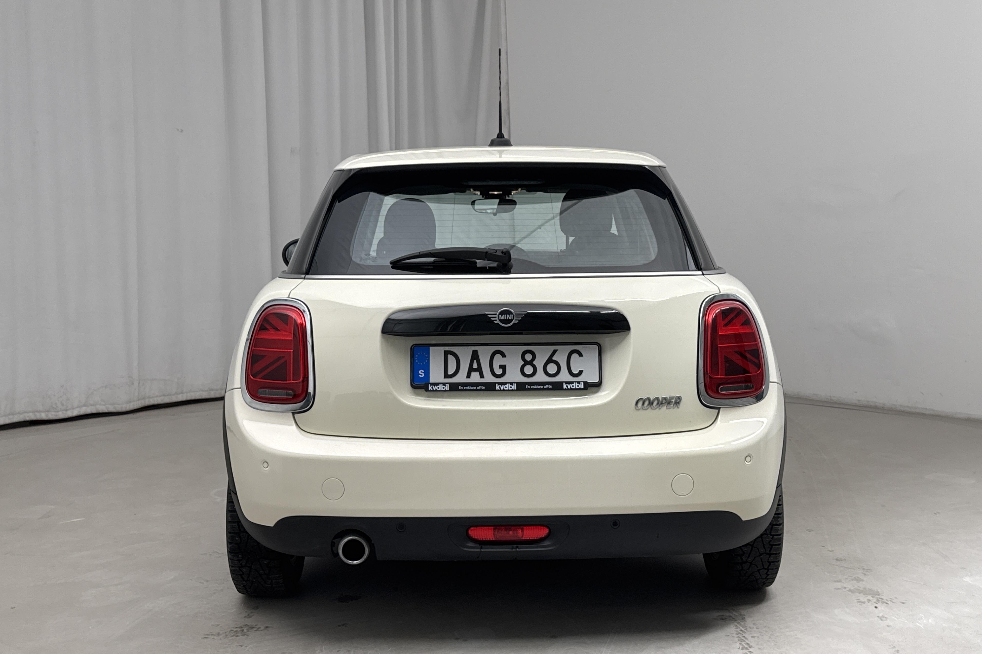 MINI Cooper Hatch 5dr, F55 (136hk) - 145 600 km - Käsitsi - valge - 2020